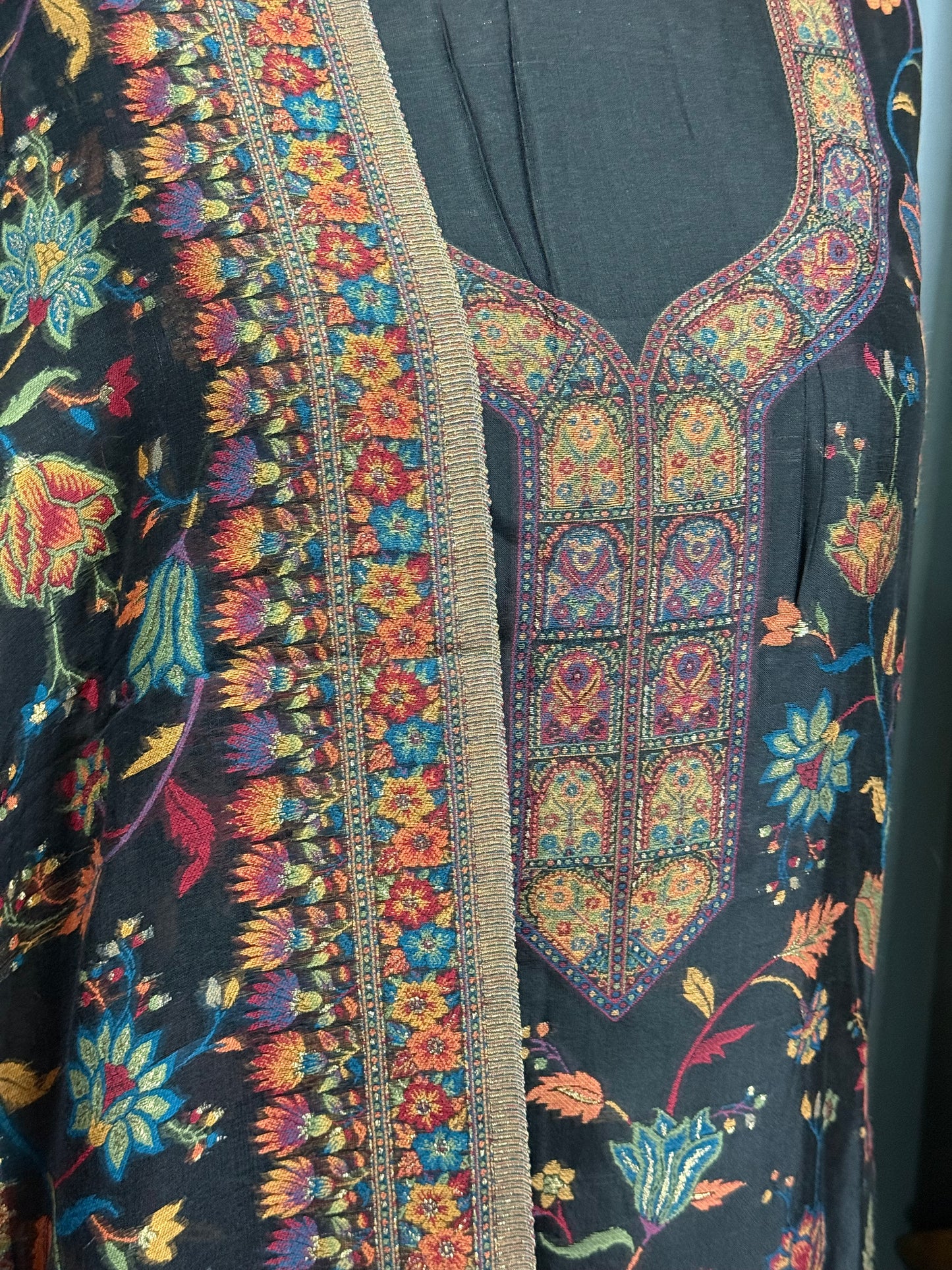 REGAL LOOM