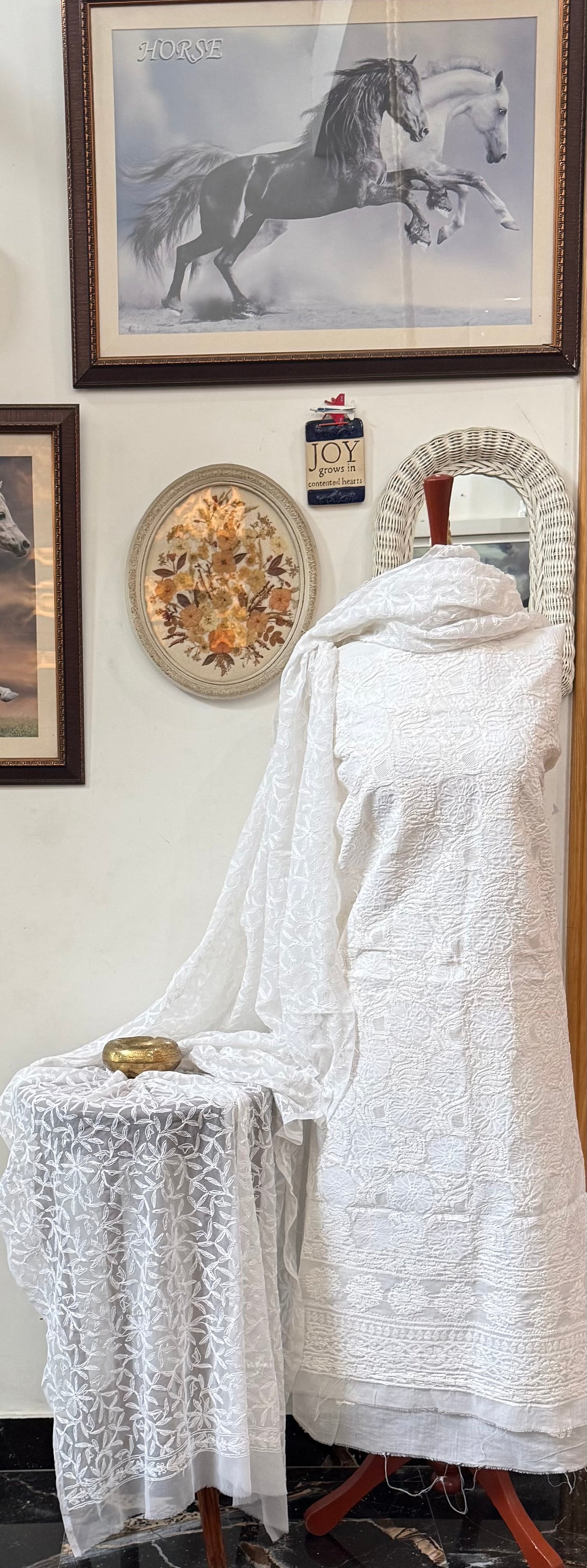 Soft cotton lawn  kurta with chiffon duppata hand work