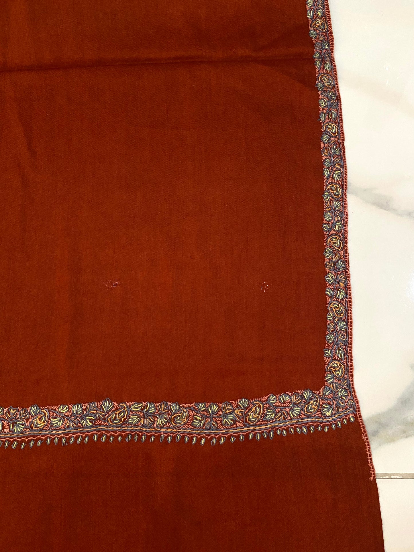 Toosh pashmina sui 4 side embroidered boarder