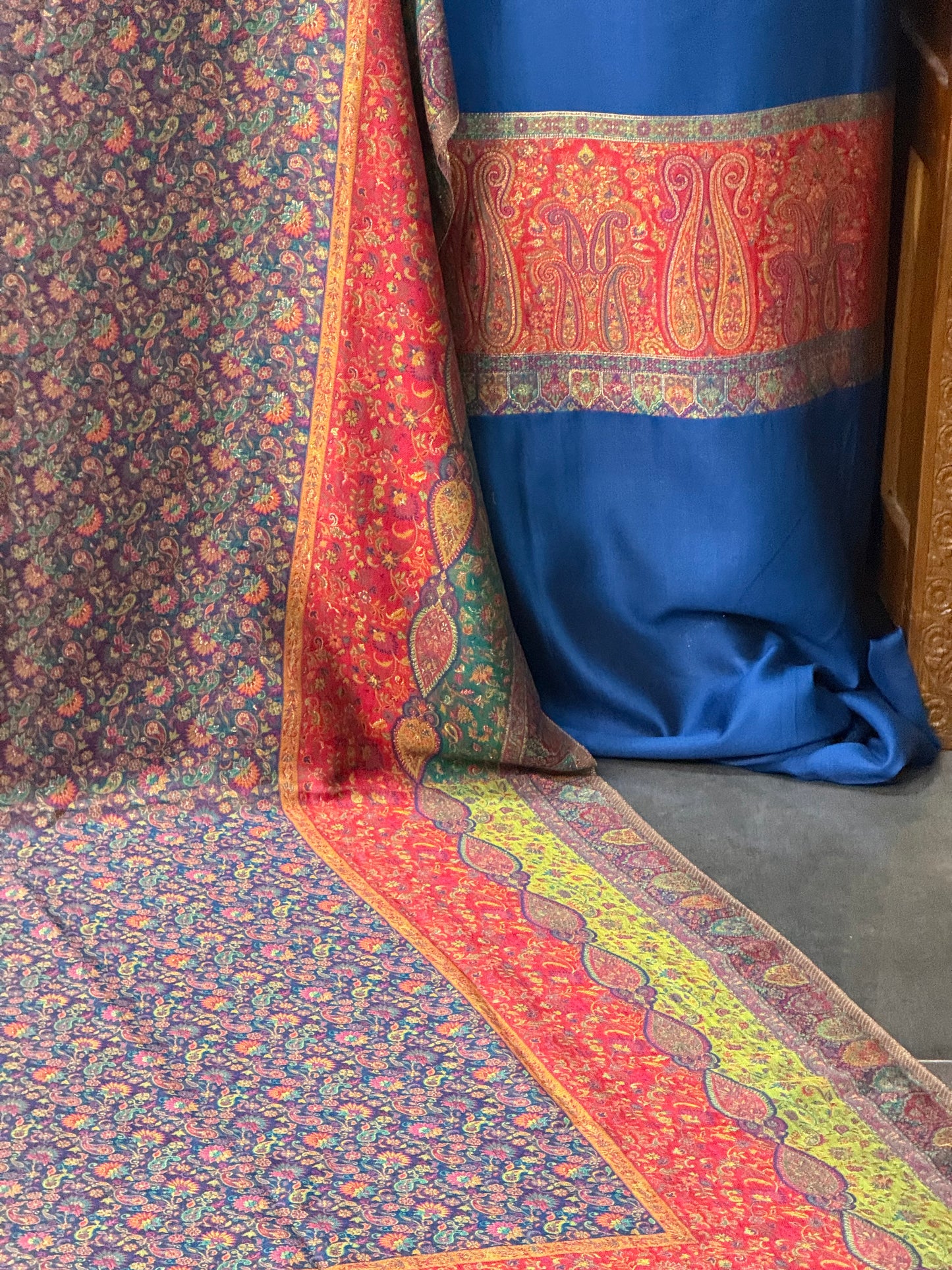 REGAL LOOM