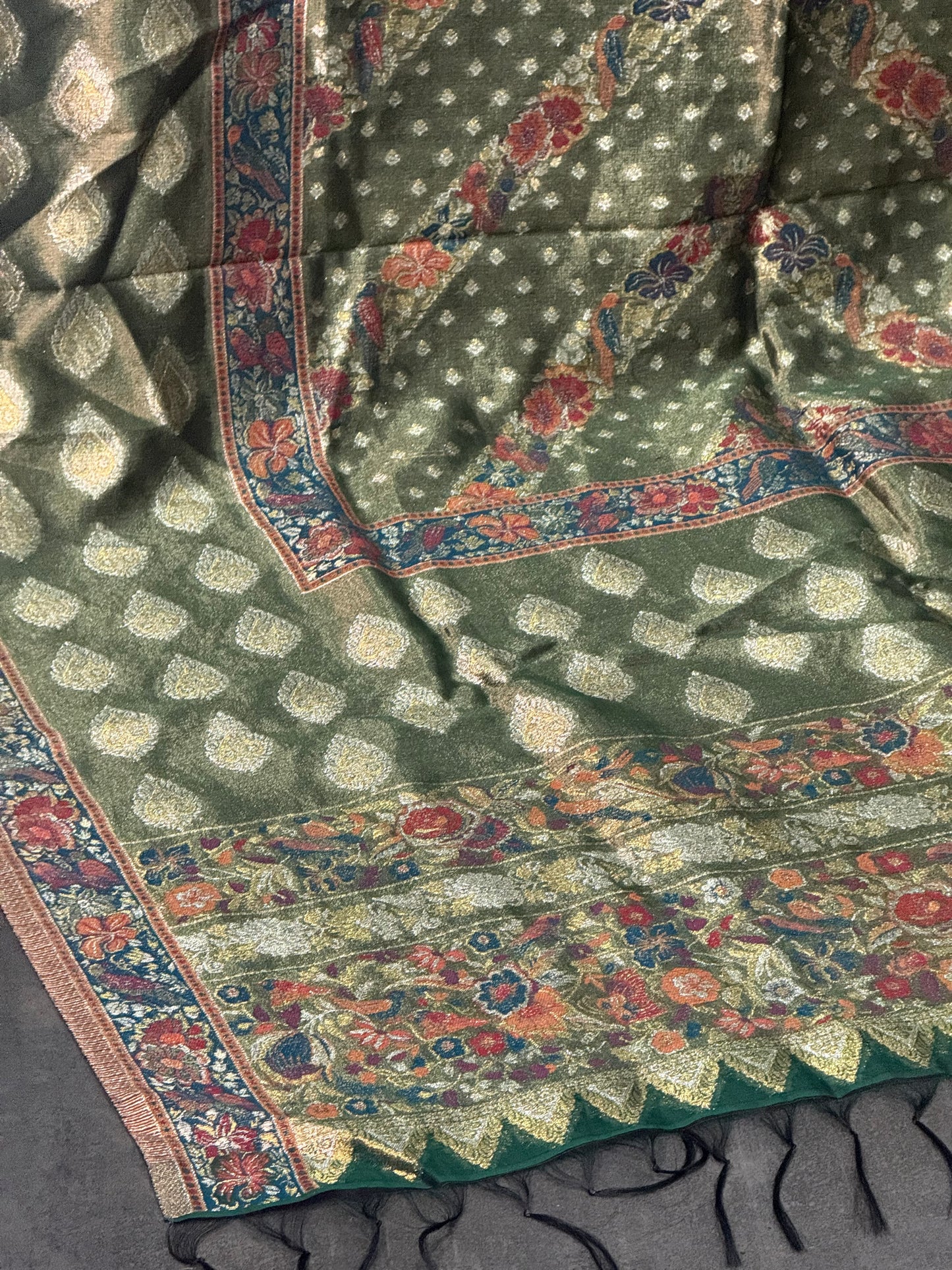 REGAL LOOM