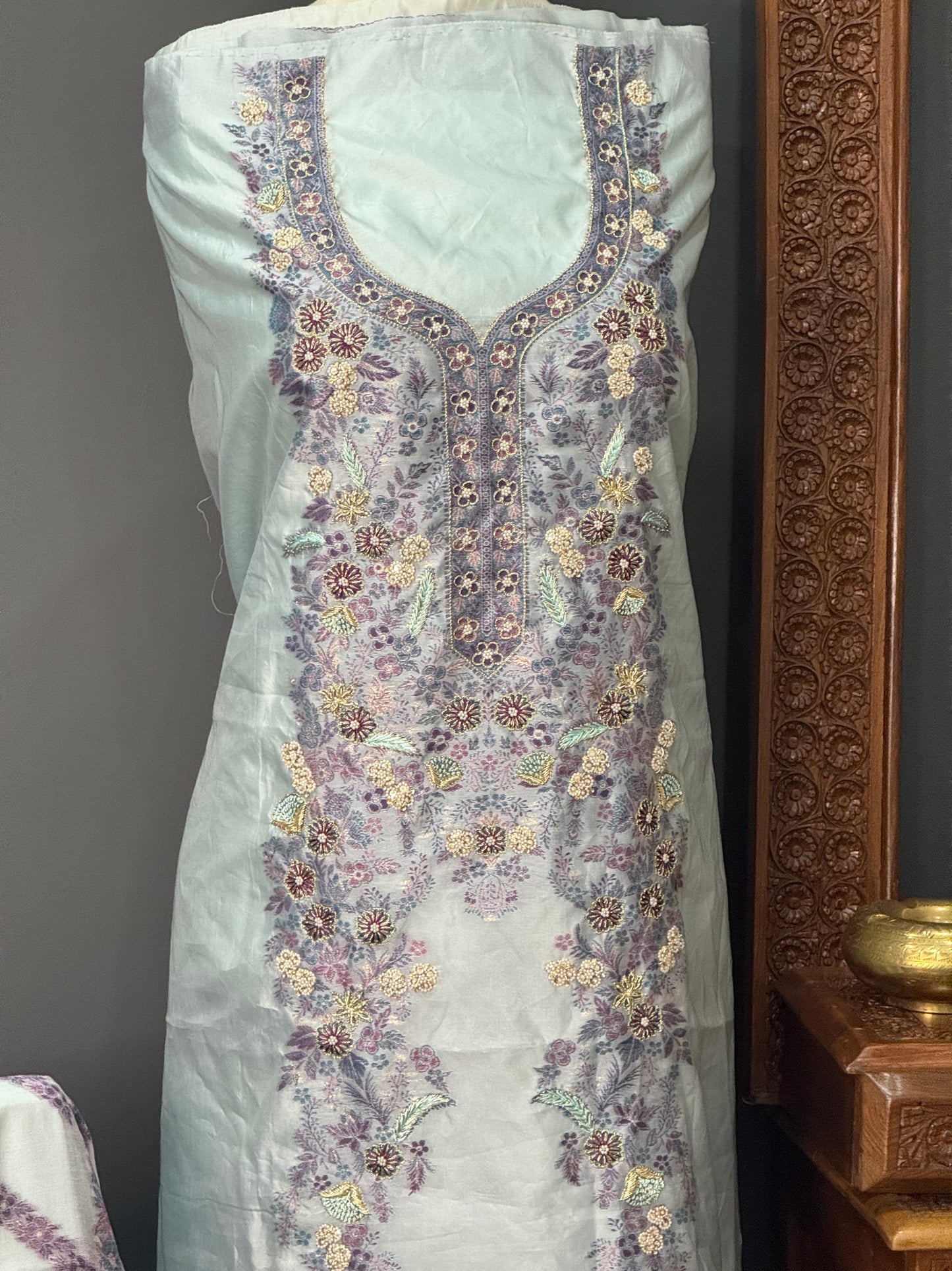 REGAL LOOM