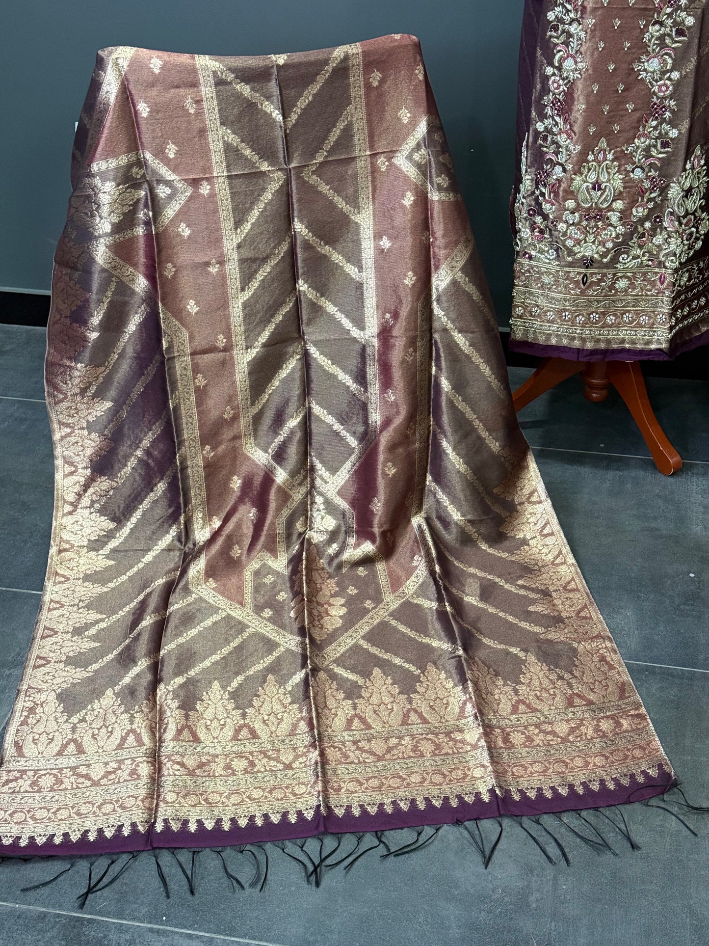 REGAL LOOM