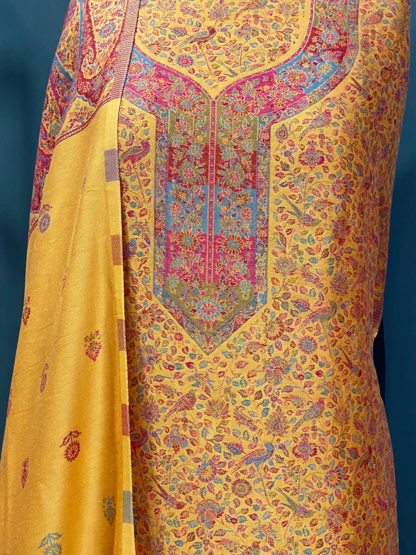 Kani Pashmina suit