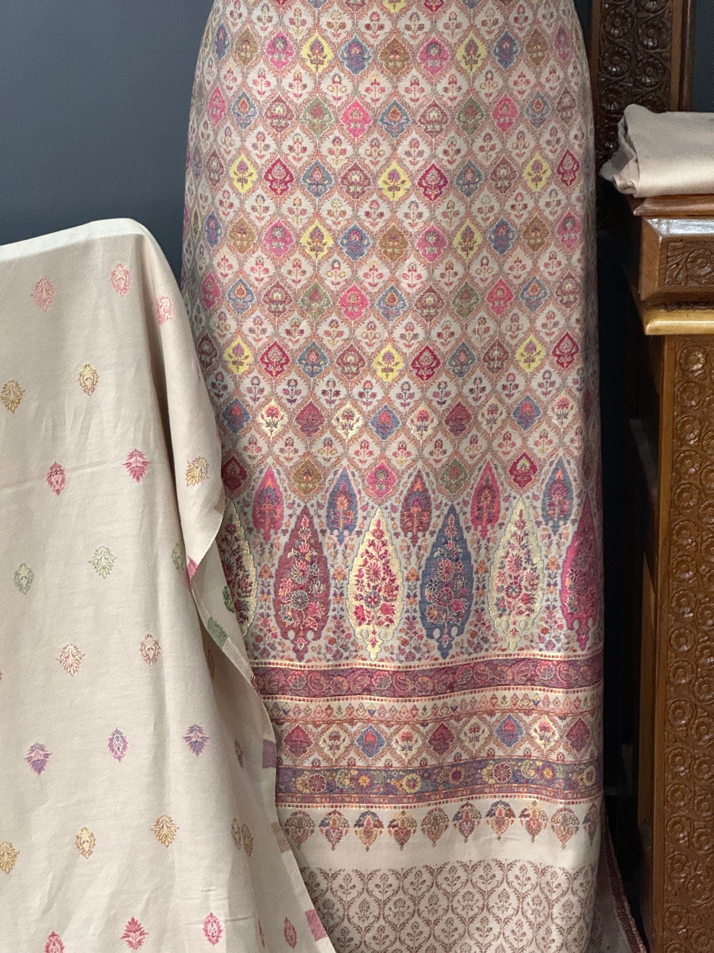 KANI PASHMINA SUIT