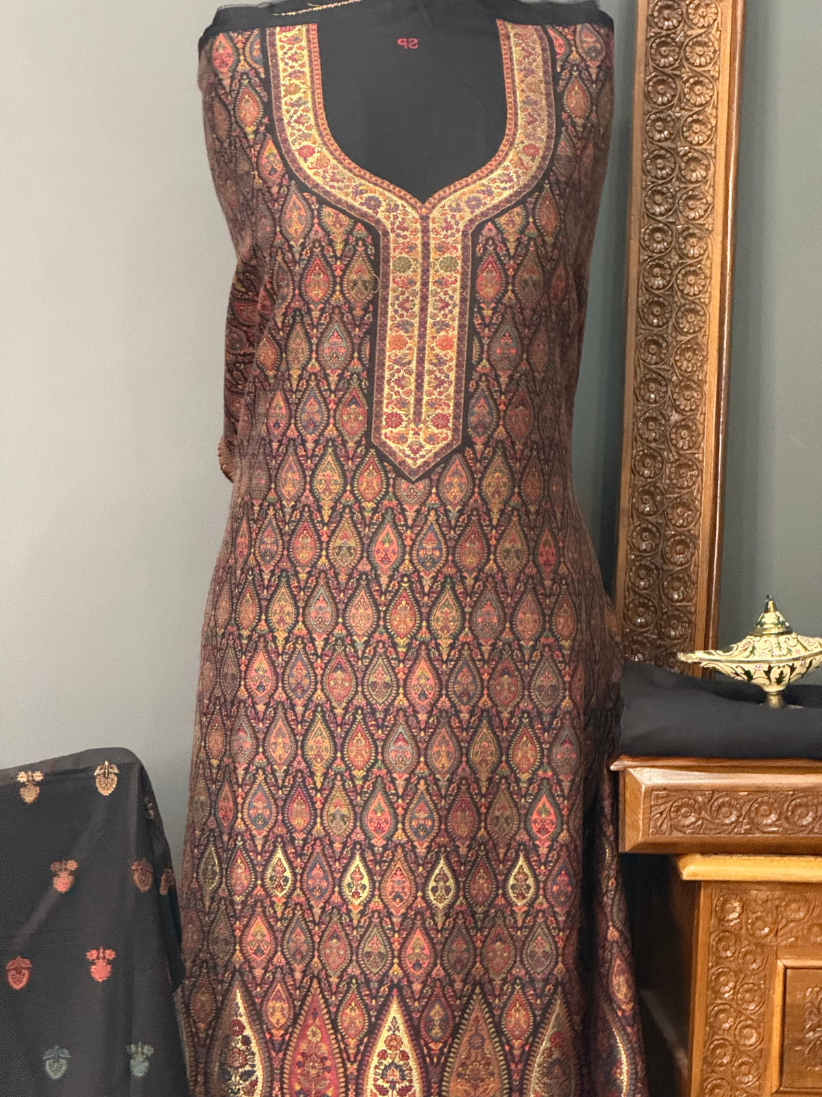 KANI PASHMINA SUIT