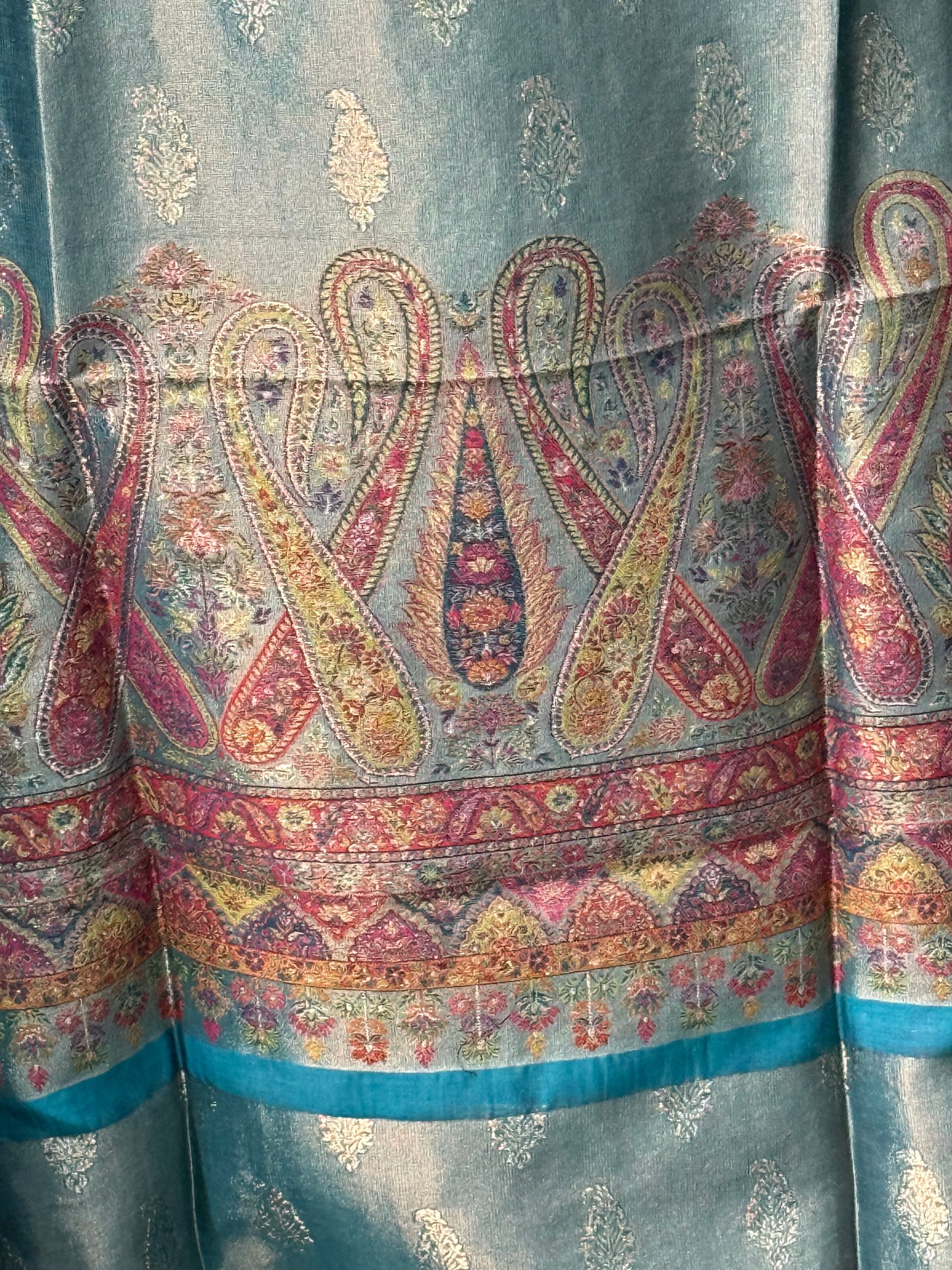 REGAL LOOM
