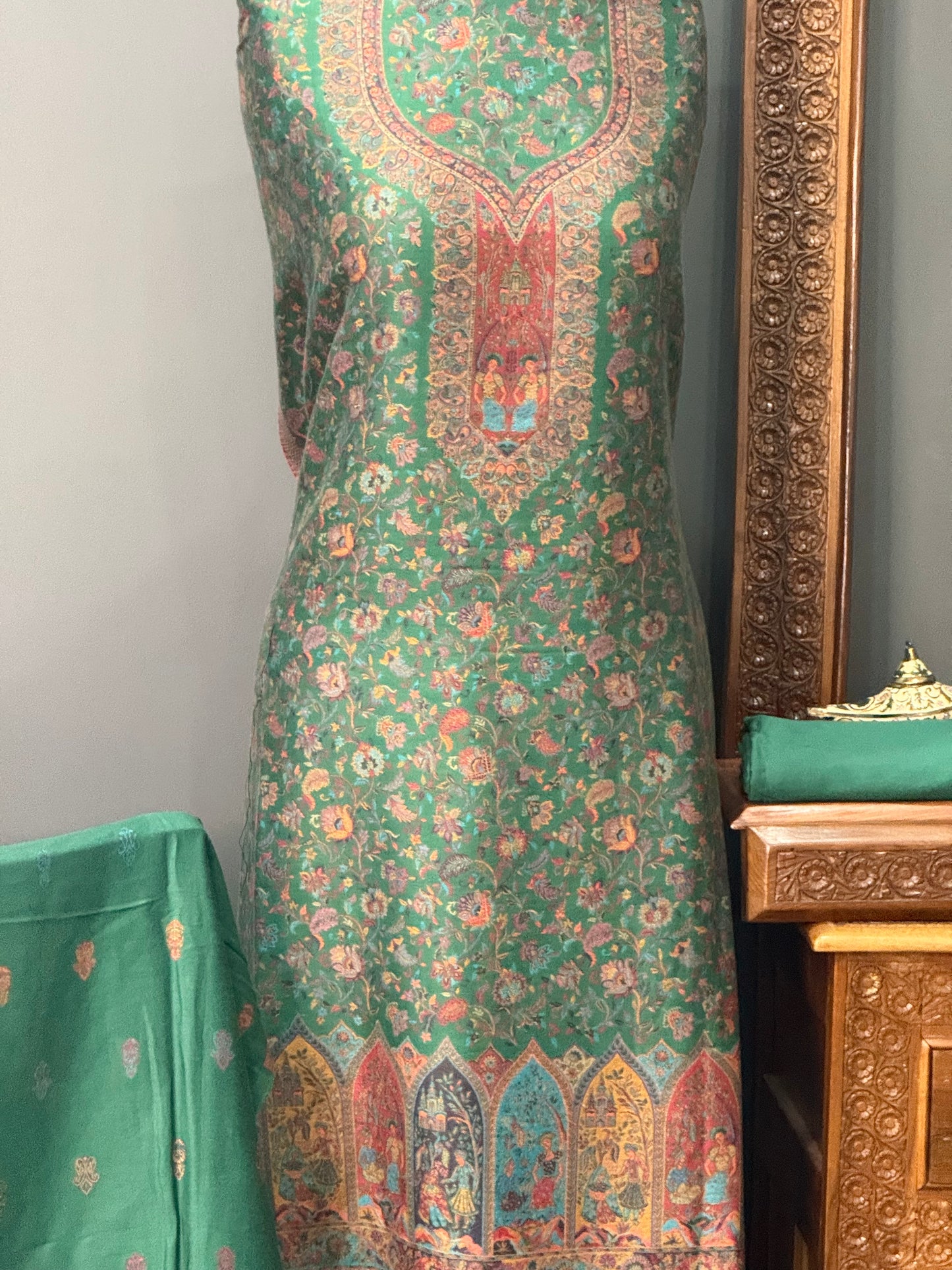 KANI PASHMINA SUIT