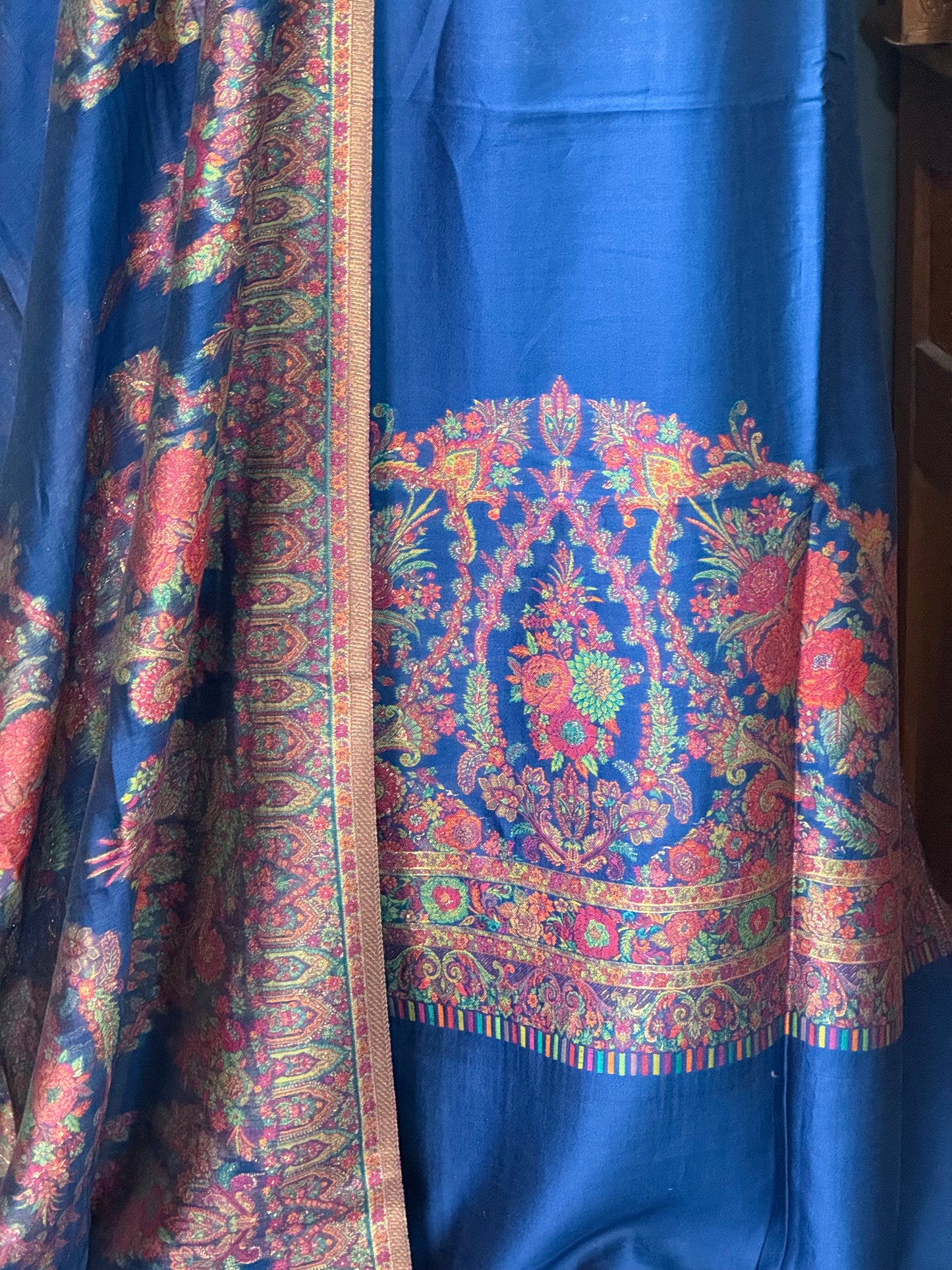 REGAL LOOM
