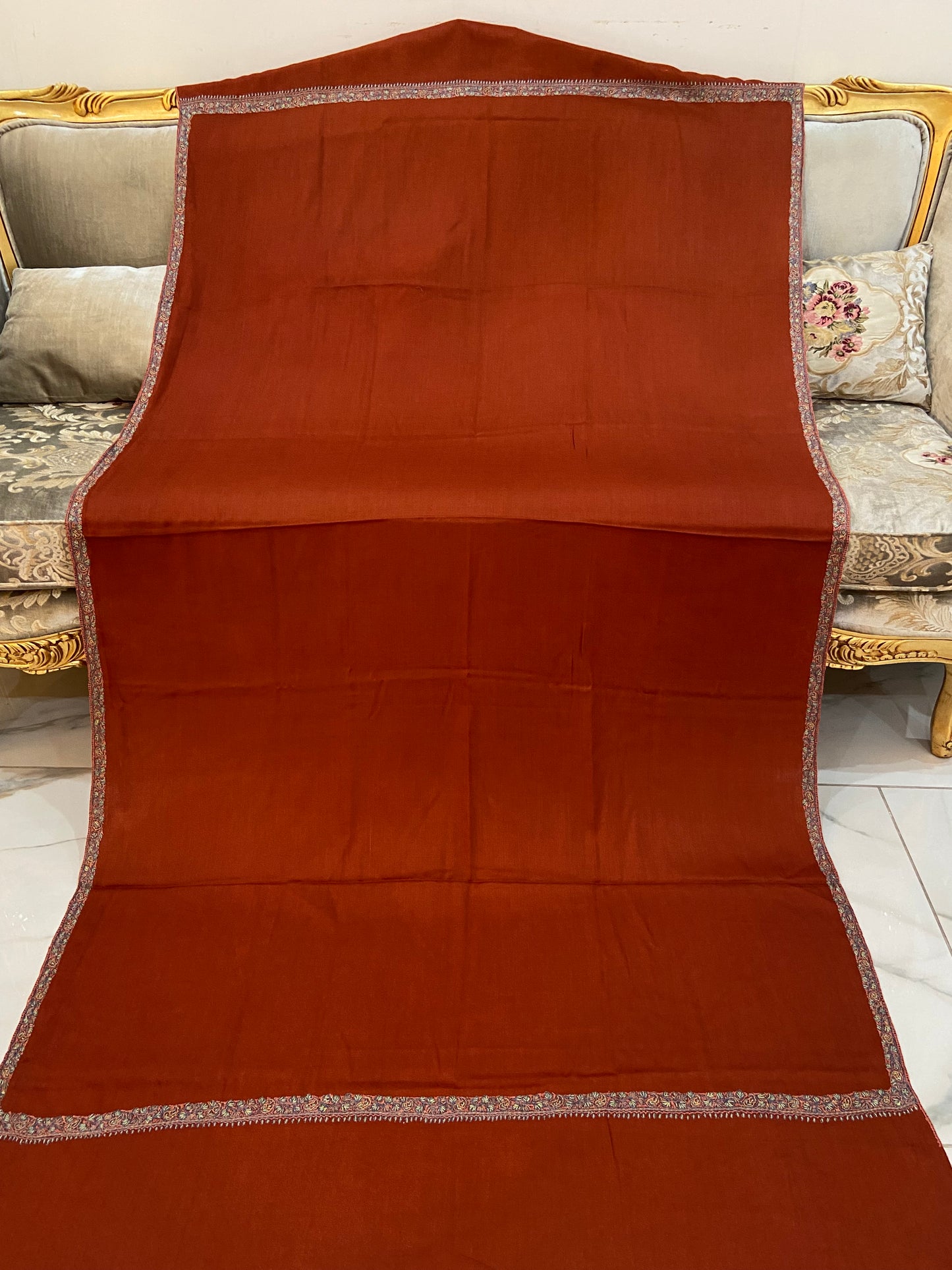 Toosh pashmina sui 4 side embroidered boarder