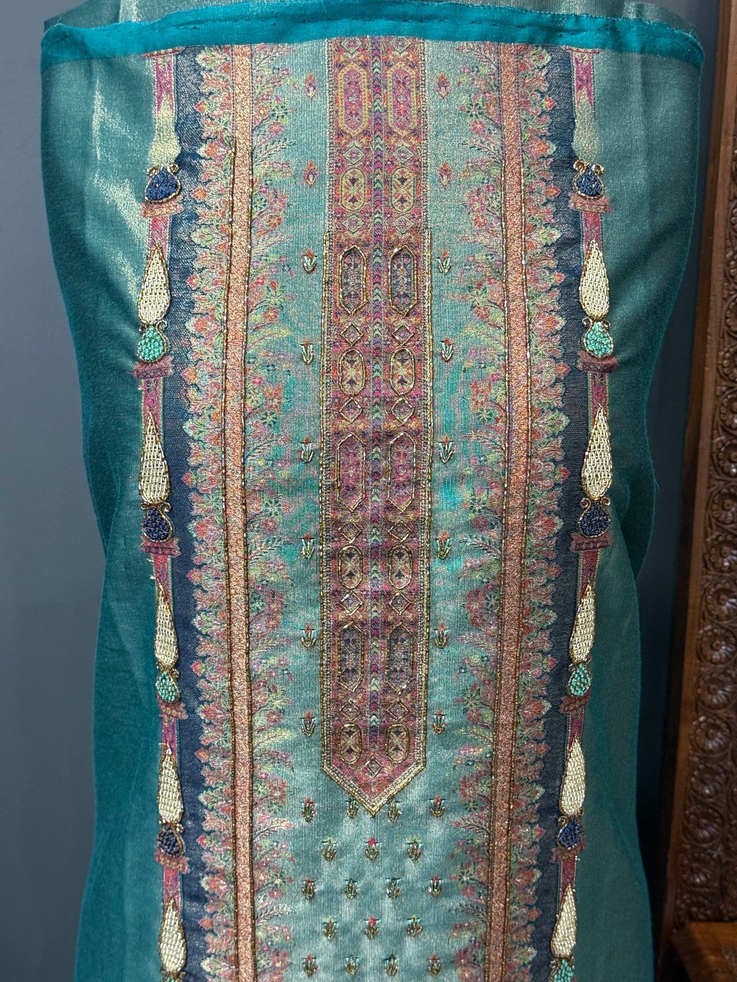REGAL LOOM