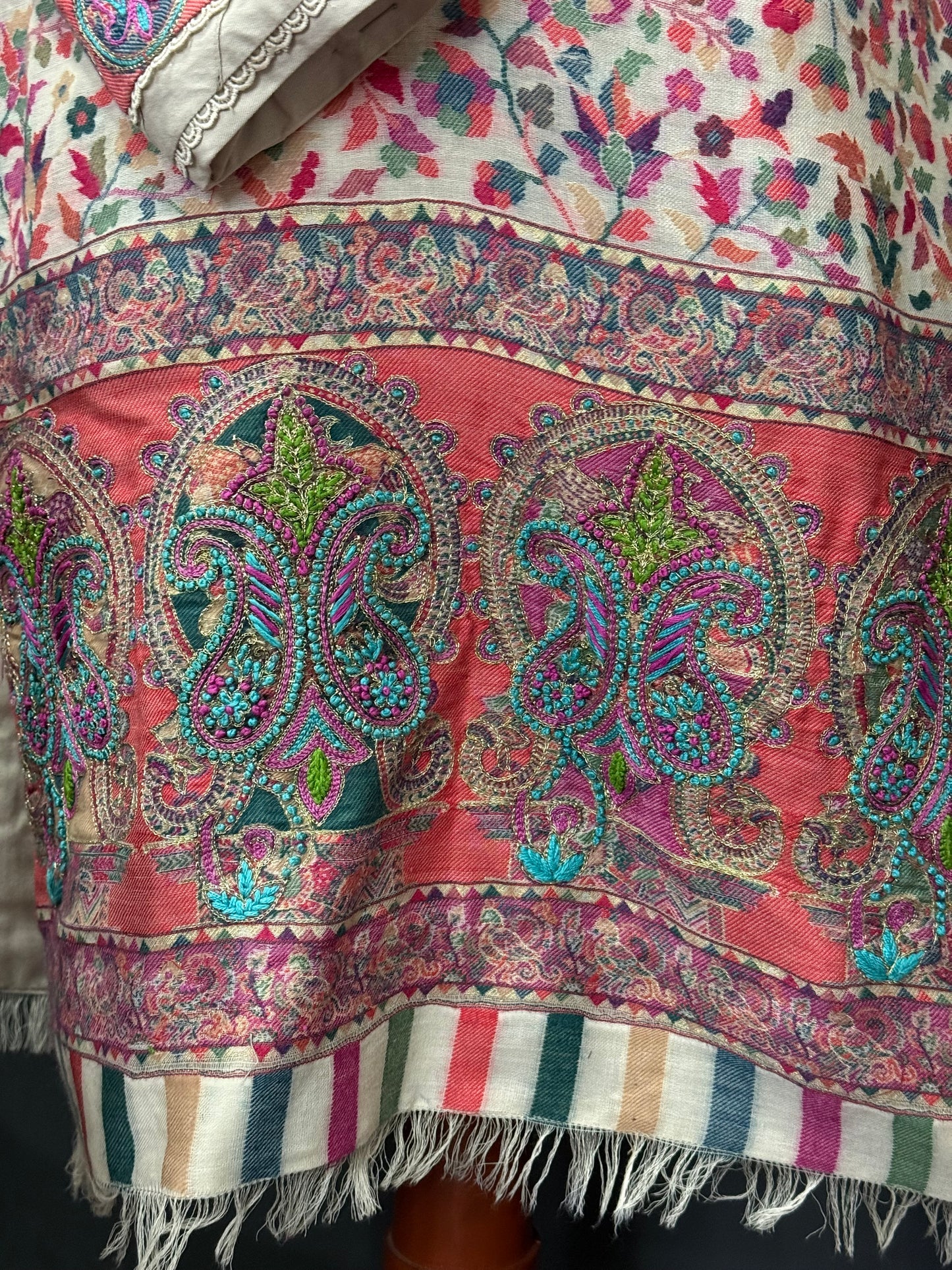 KANI PASHMINA SUIT