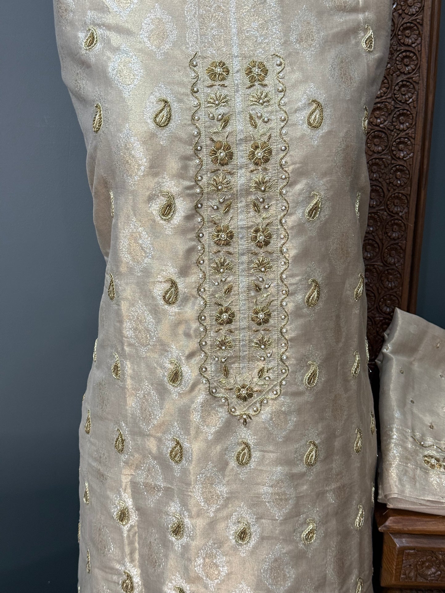 REGAL LOOM
