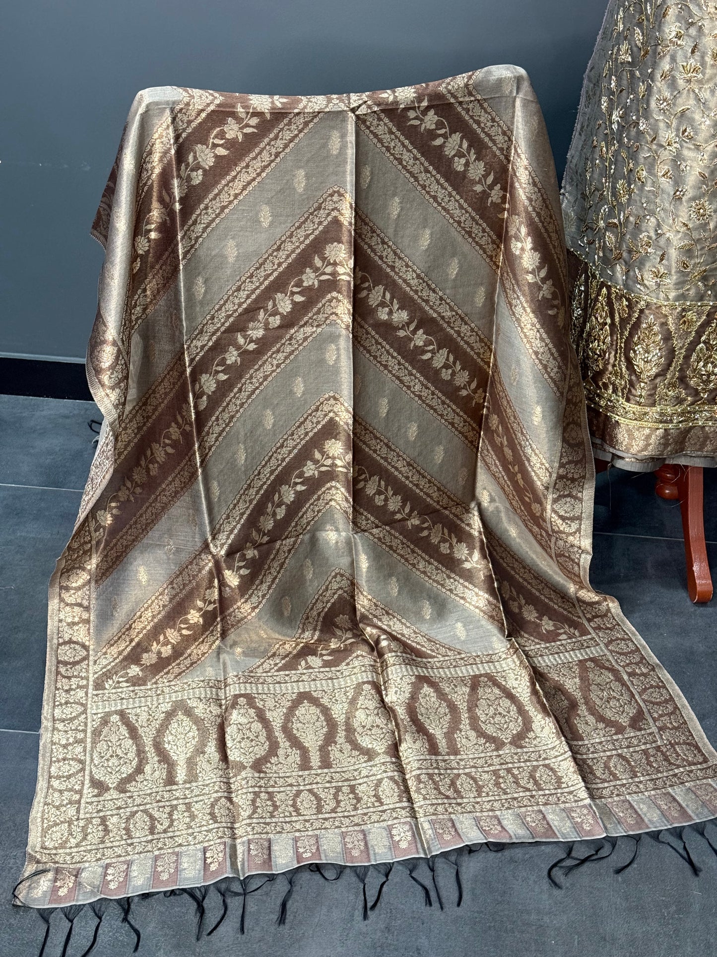REGAL LOOM