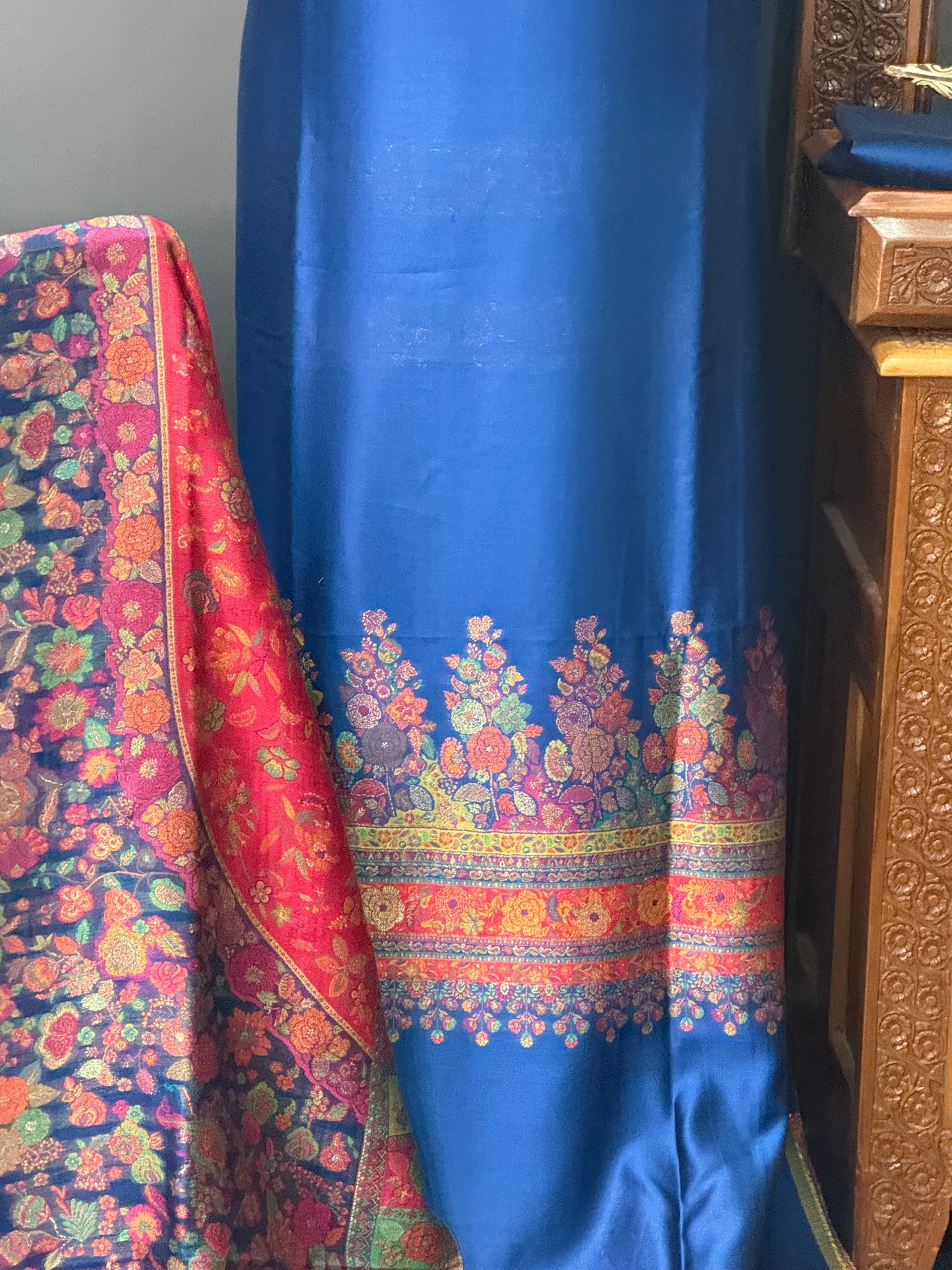 REGAL LOOM