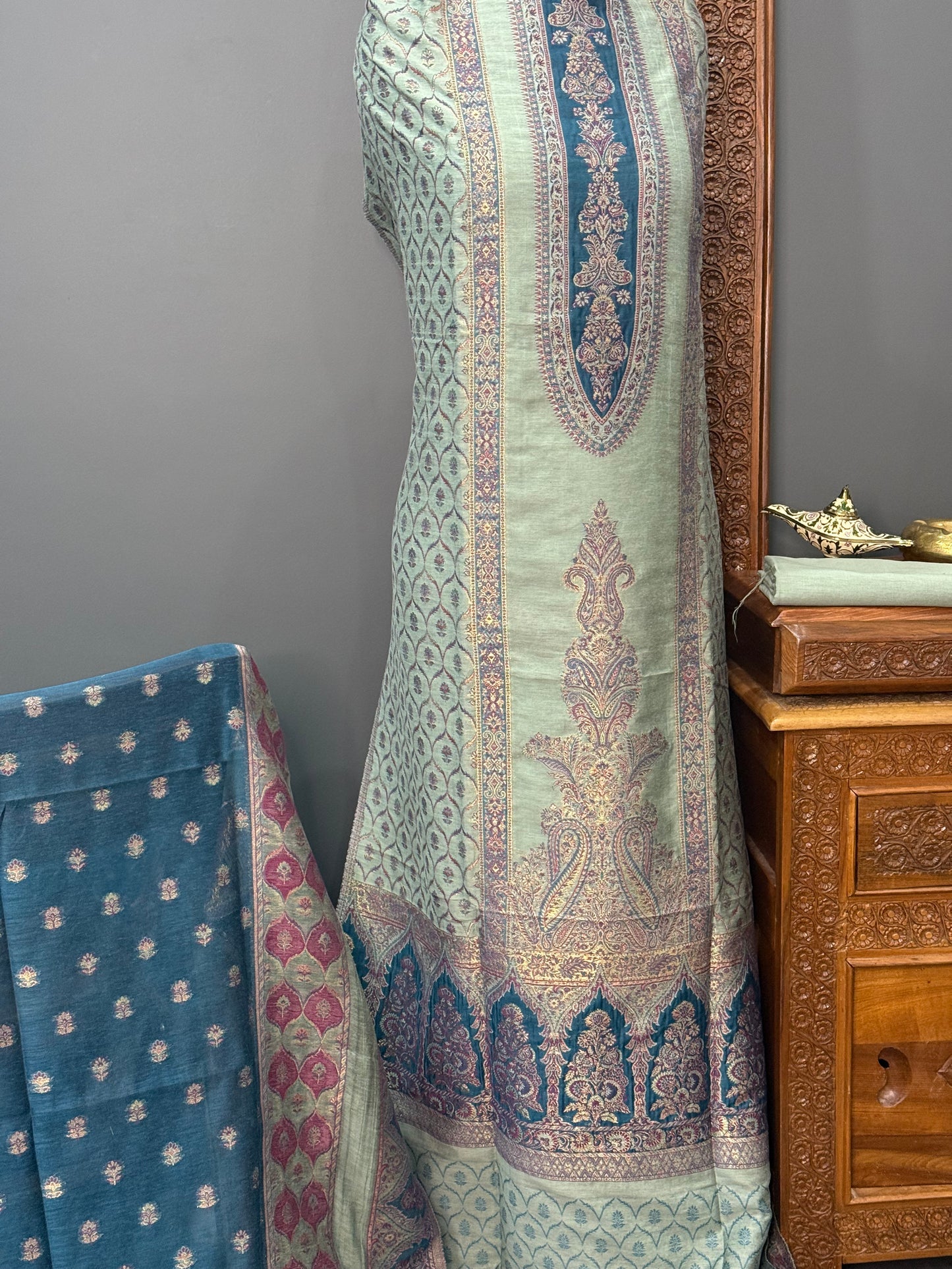 REGAL LOOM SHAHI RESHAM