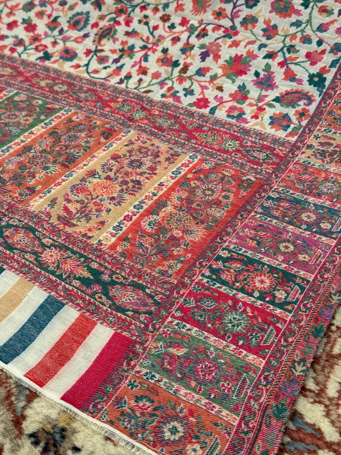 KANI PASHMINA PREMIUM h