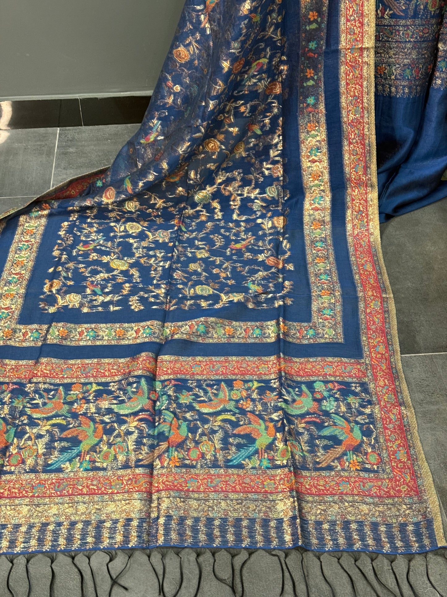 REGAL LOOM