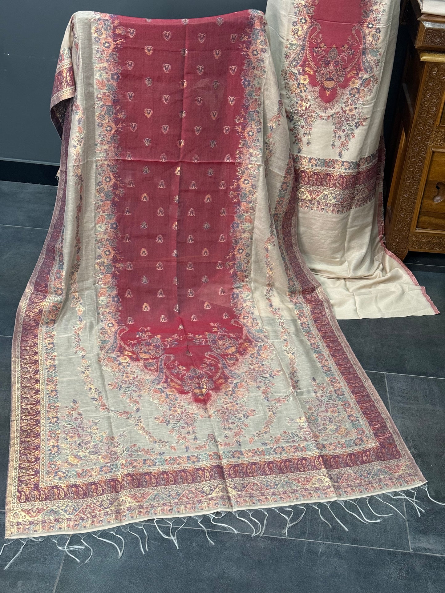 REGAL LOOM SHAHI RESHAM