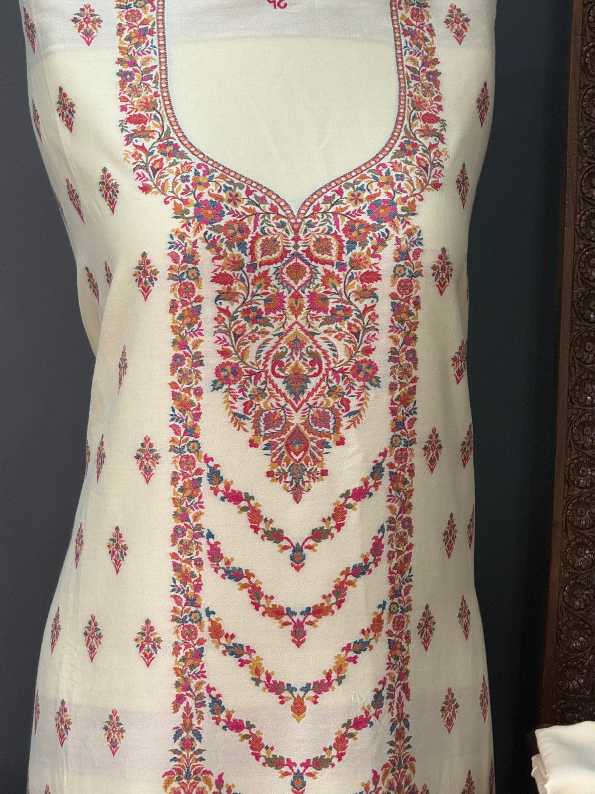 KANI PASHMINA SUIT