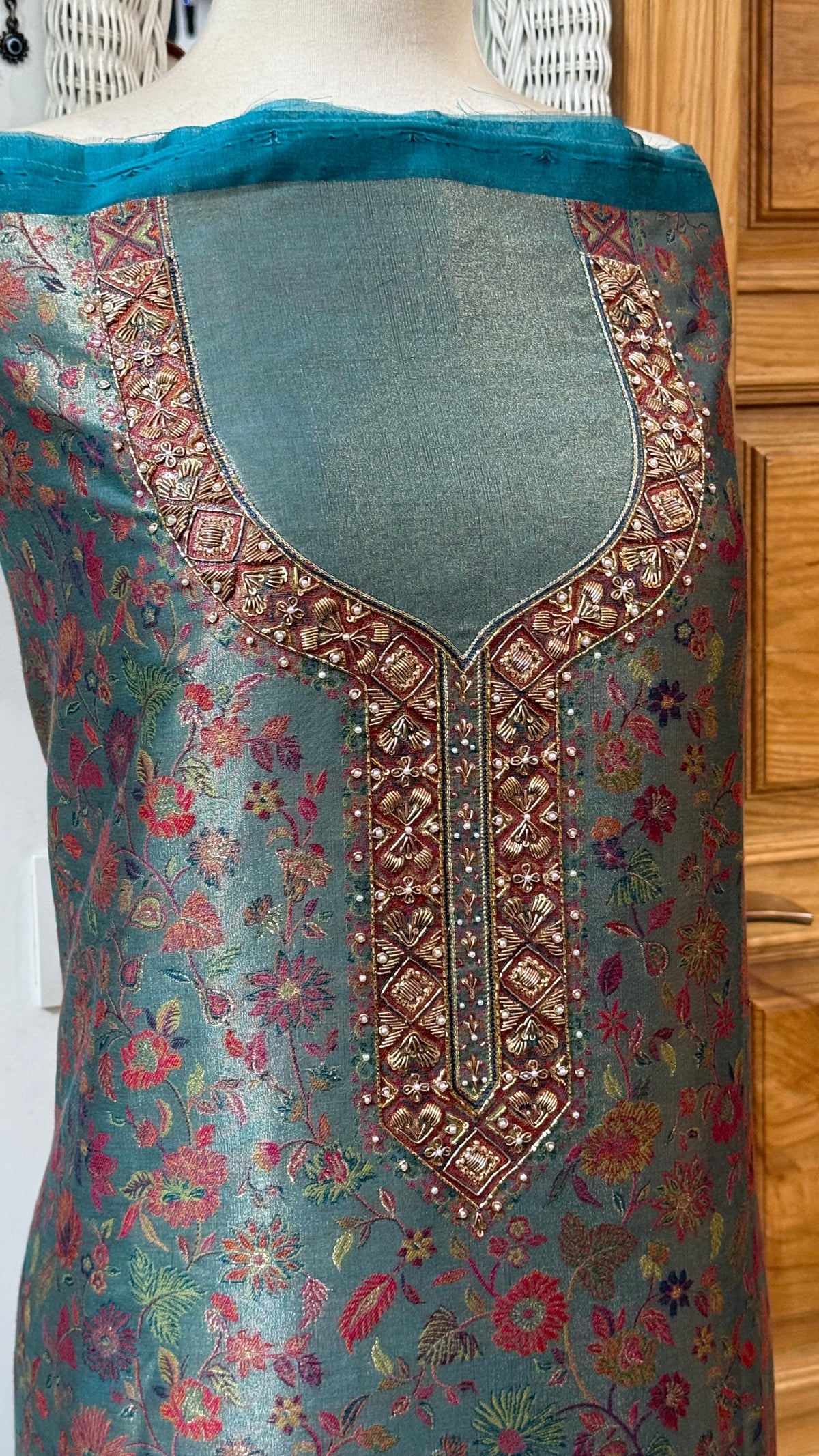 REGAL LOOM