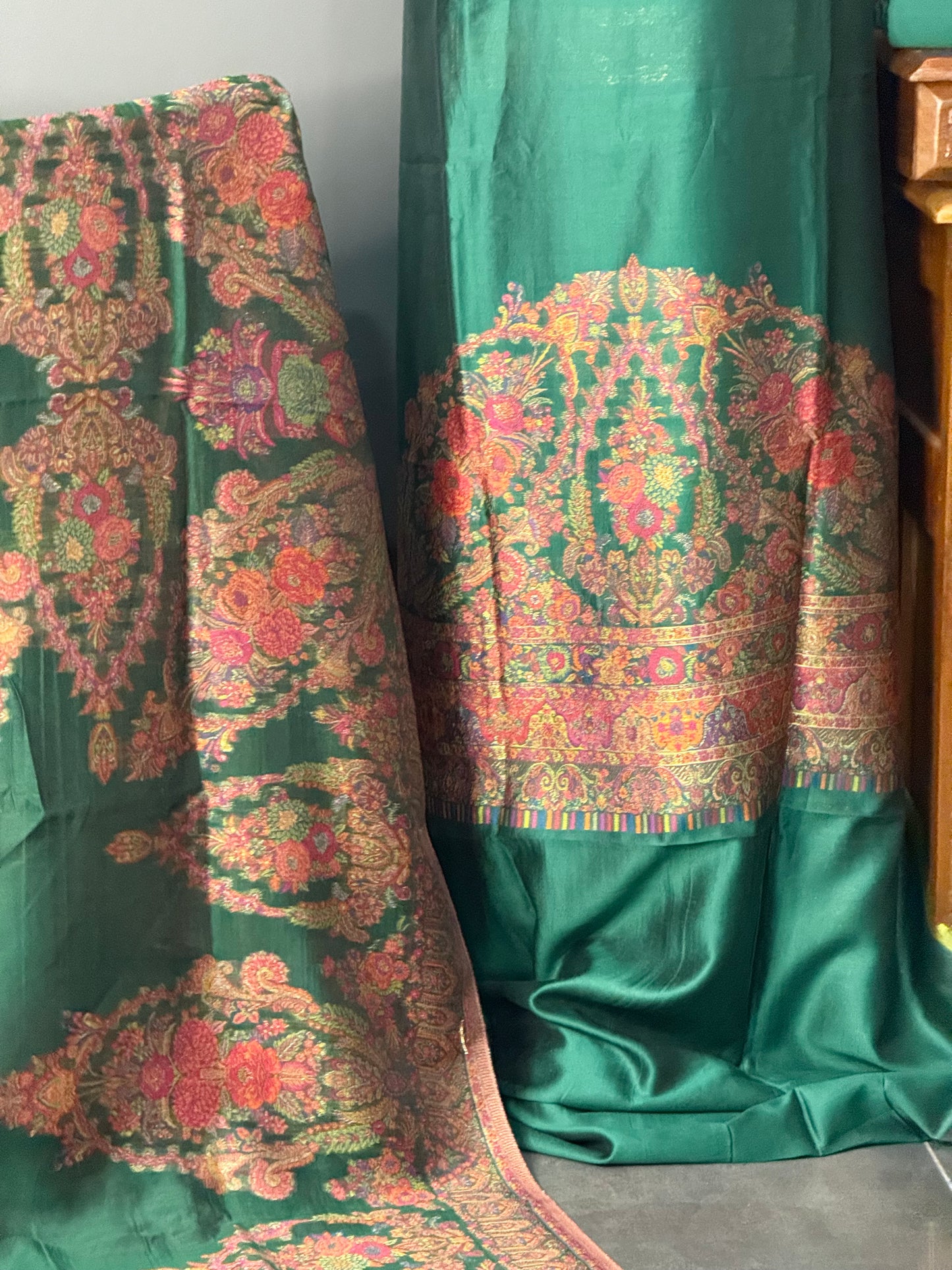 REGAL LOOM