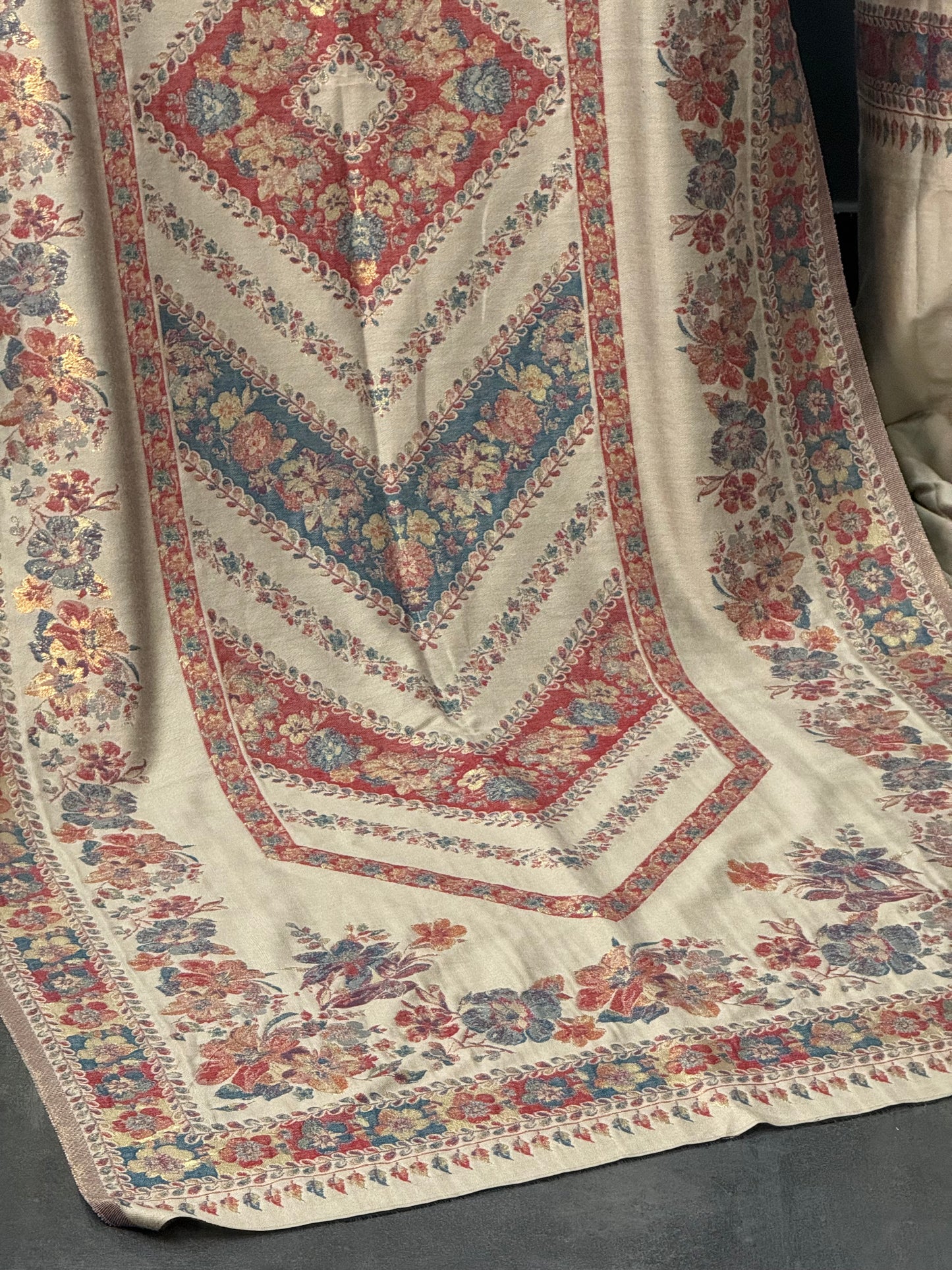 KANI PASHMINA SUIT