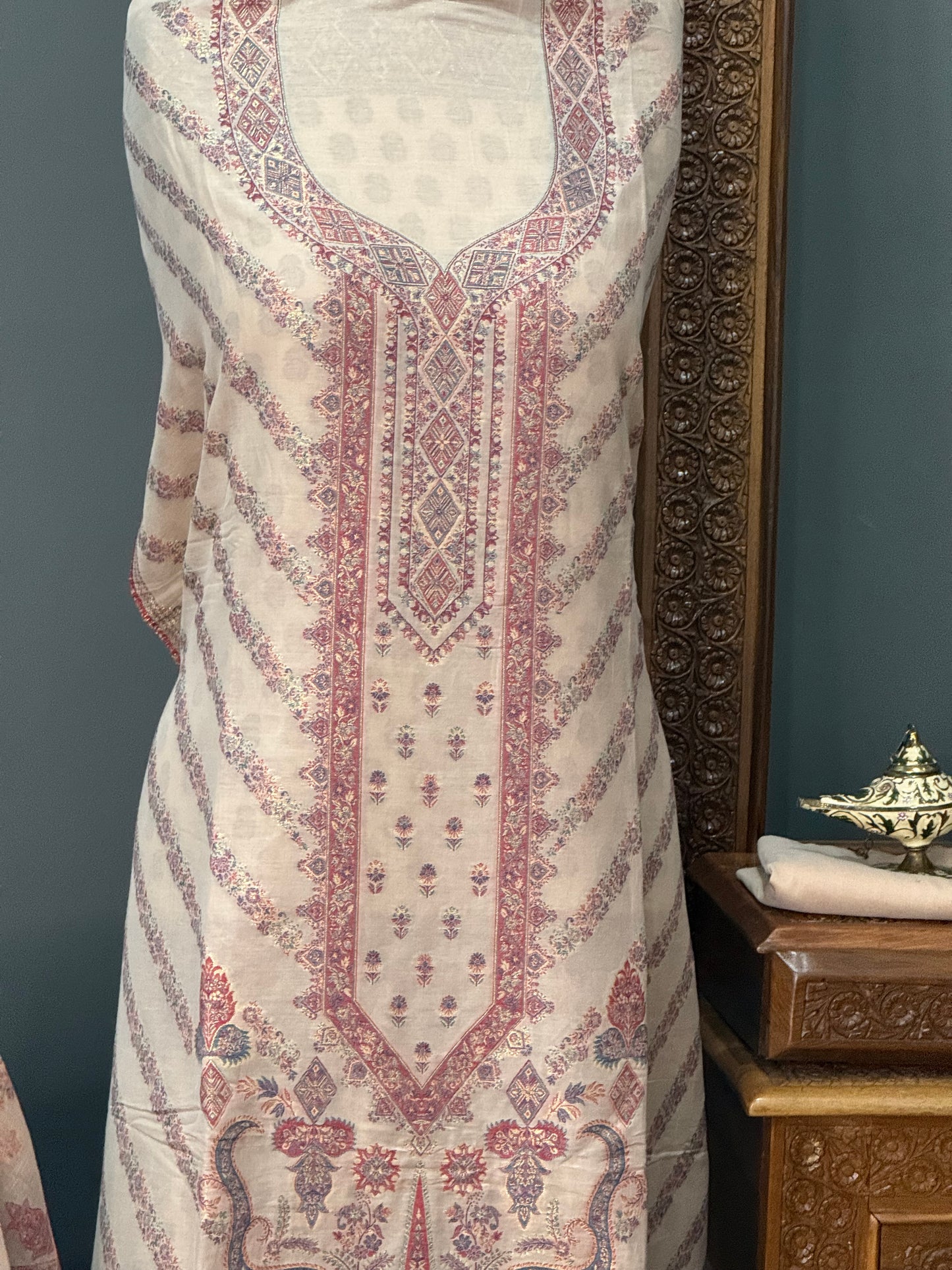 REGAL LOOM SHAHI RESHAM