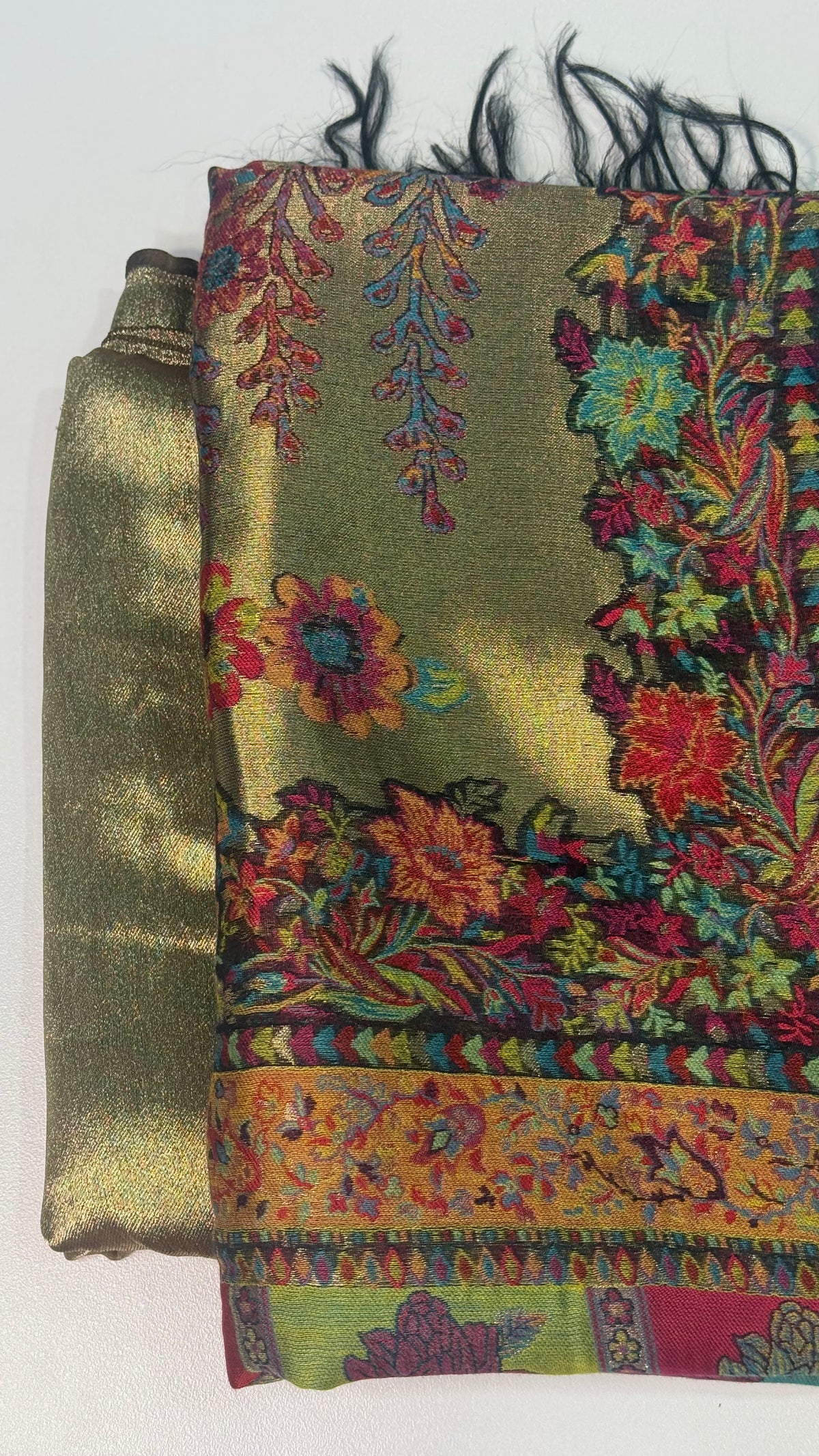 REGAL LOOM