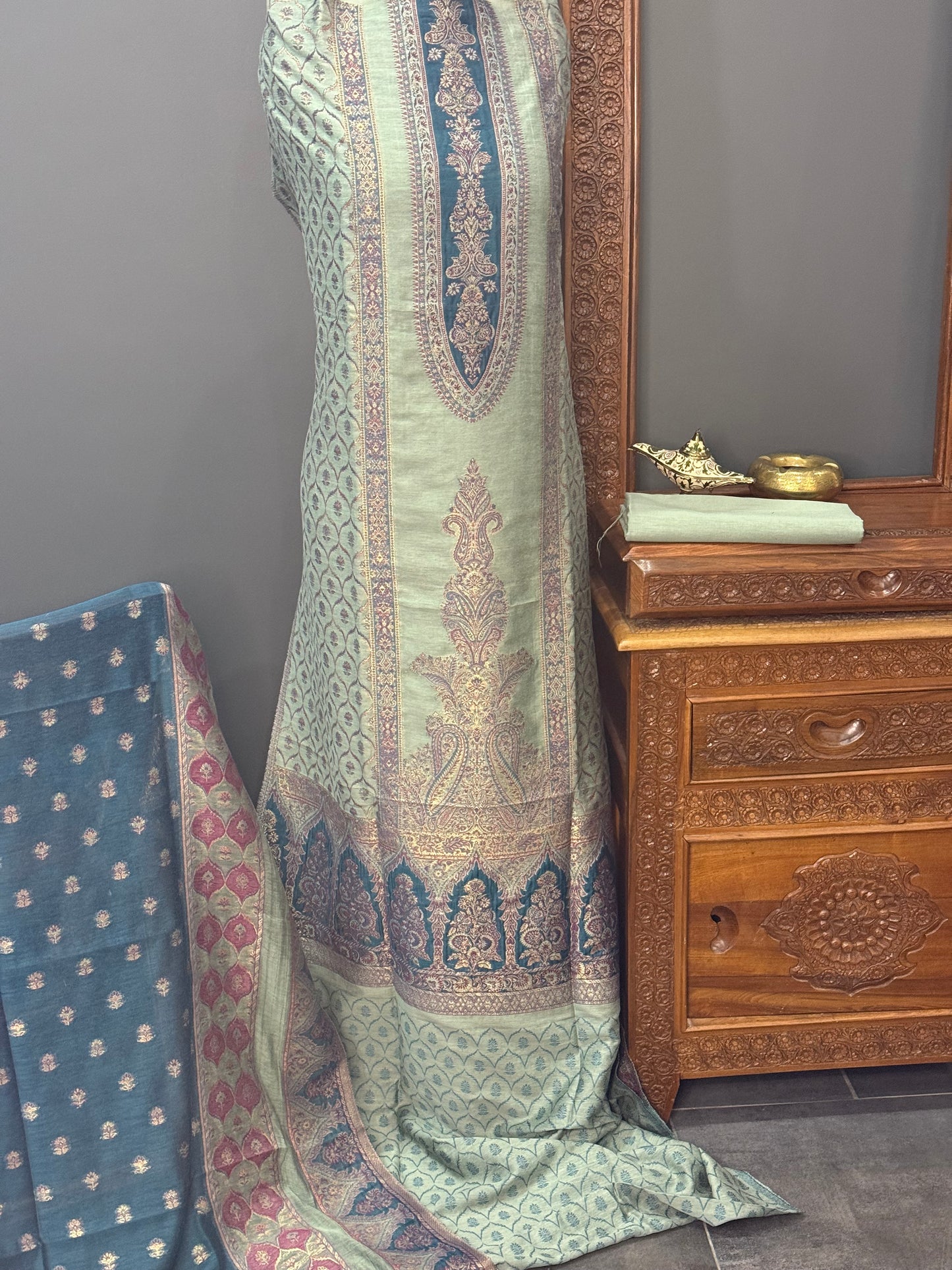 REGAL LOOM SHAHI RESHAM