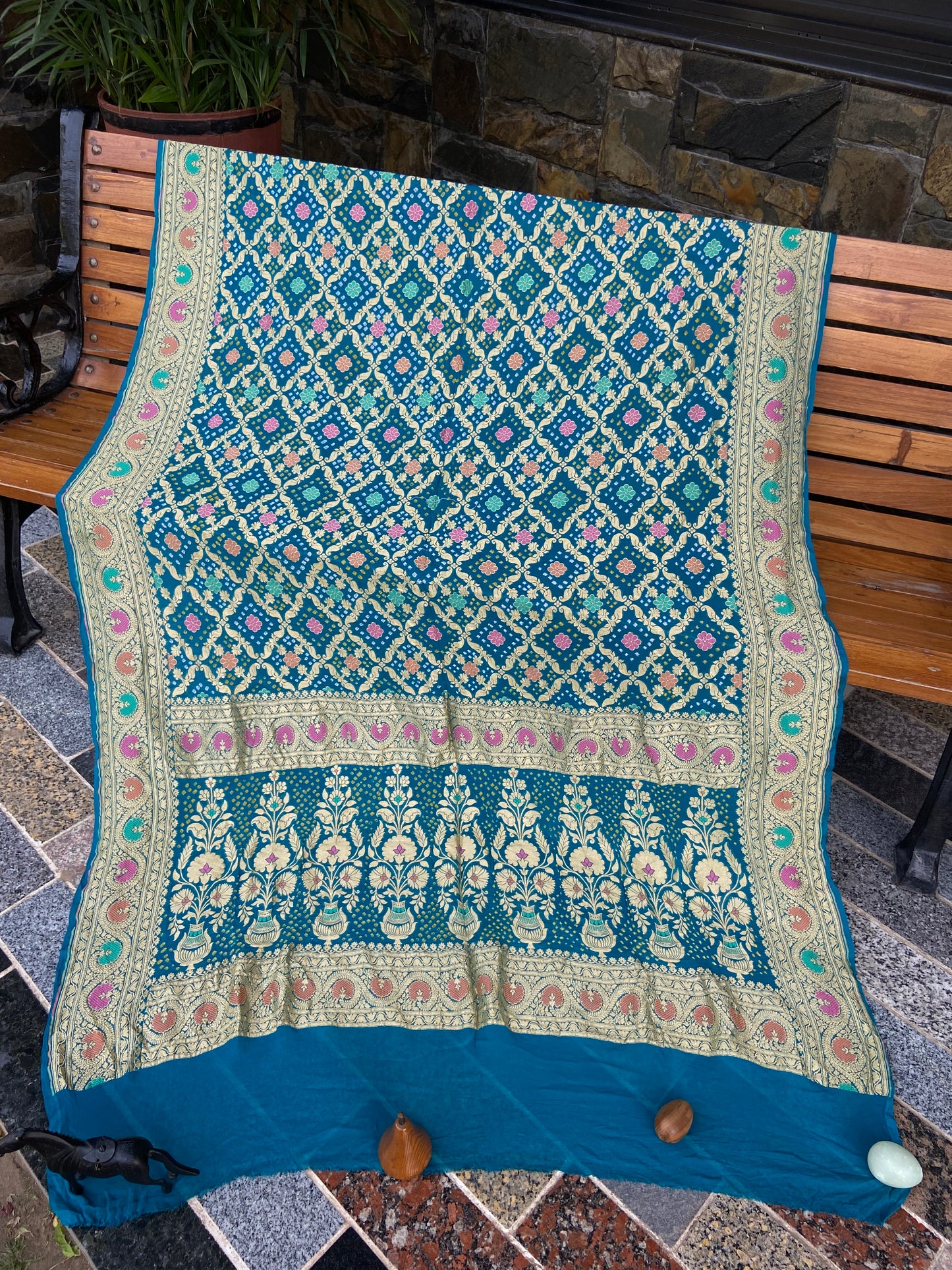 Pure Georgette neem Zari with mena kari