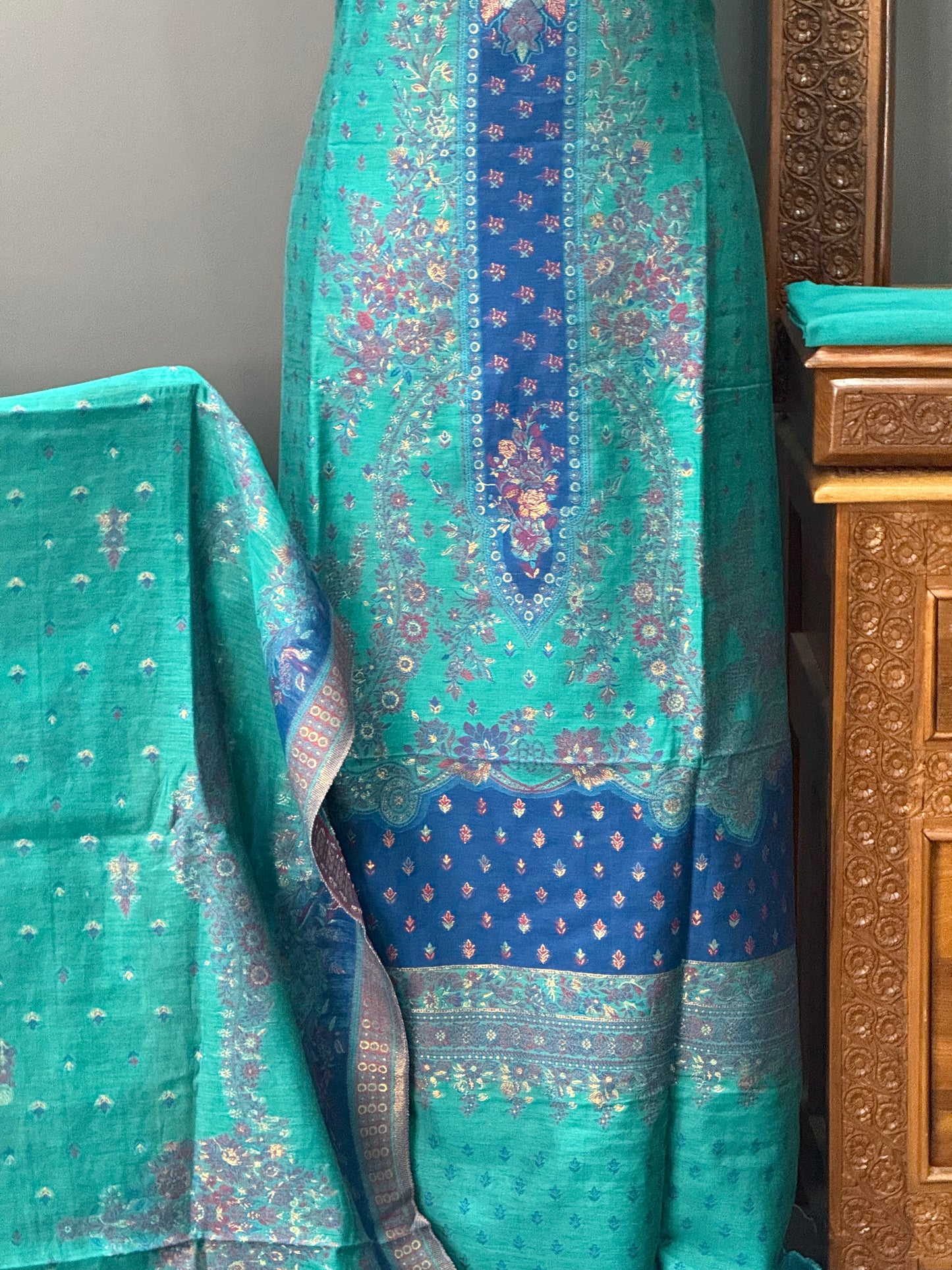 REGAL LOOM SHAHI RESHAM