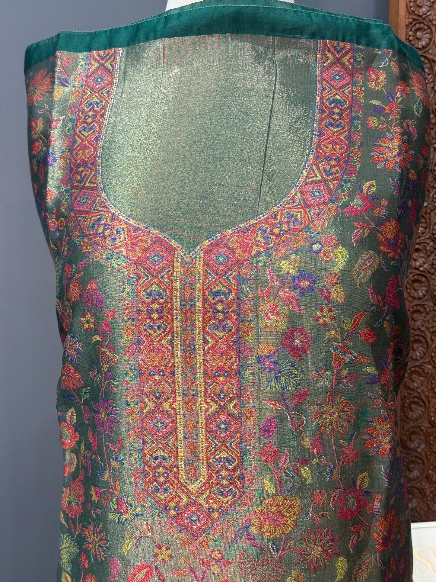 REGAL LOOM
