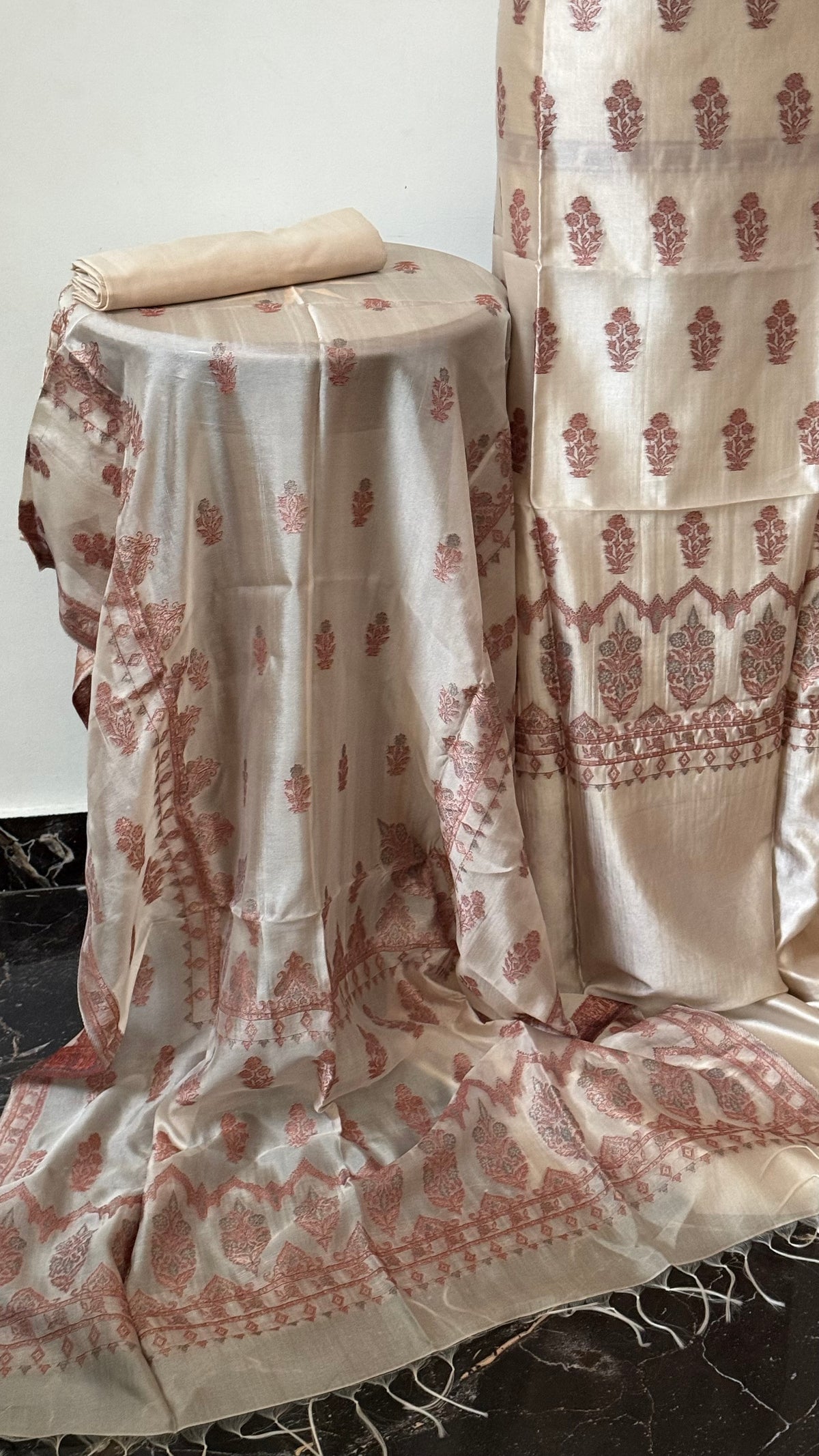 REGAL LOOM