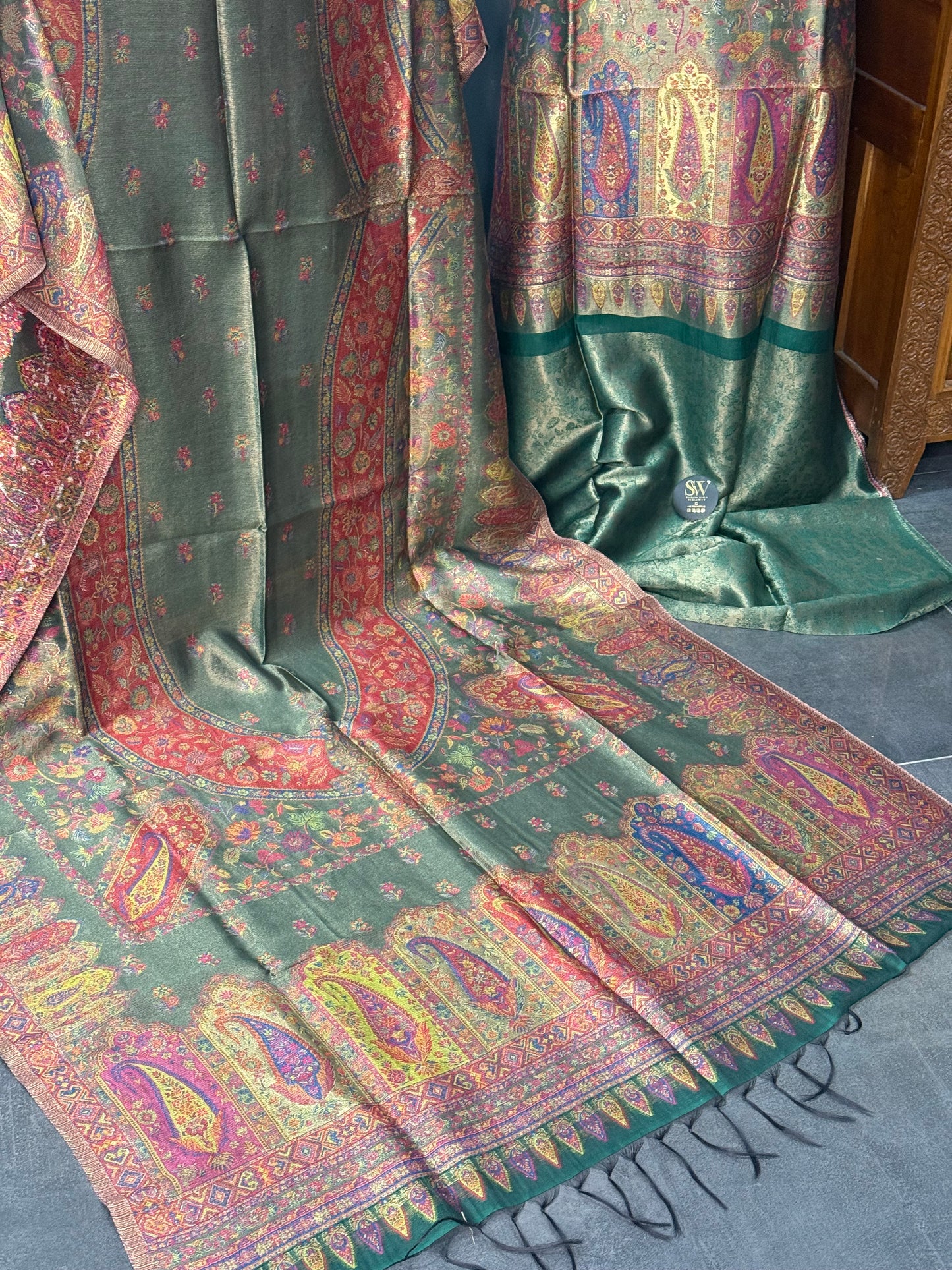REGAL LOOM
