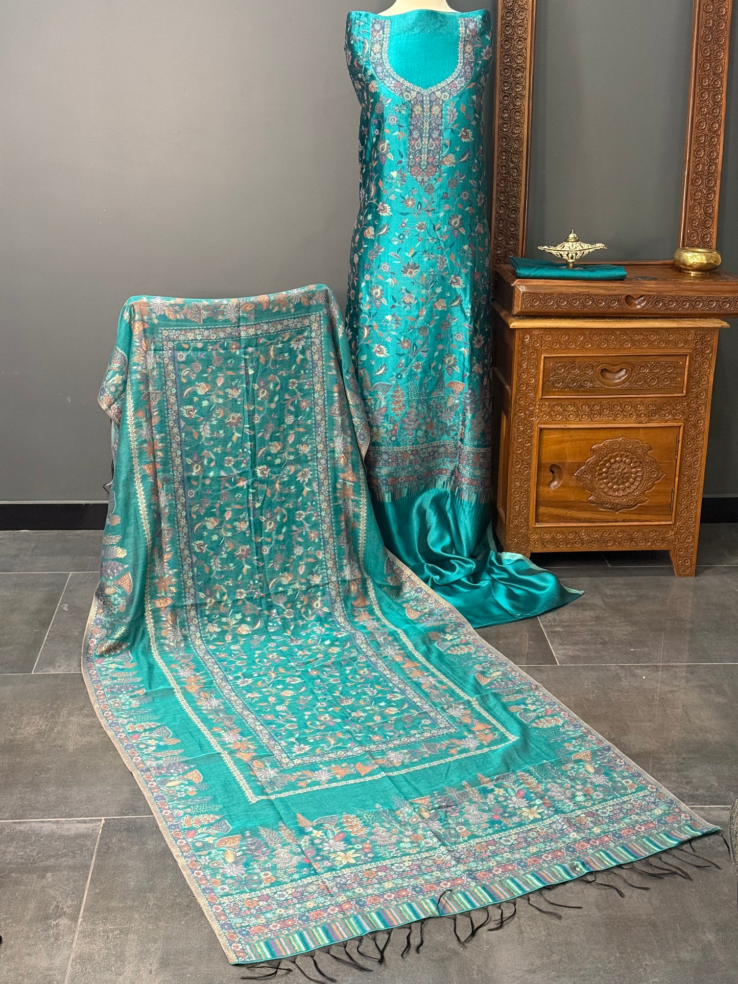 REGAL  LOOM