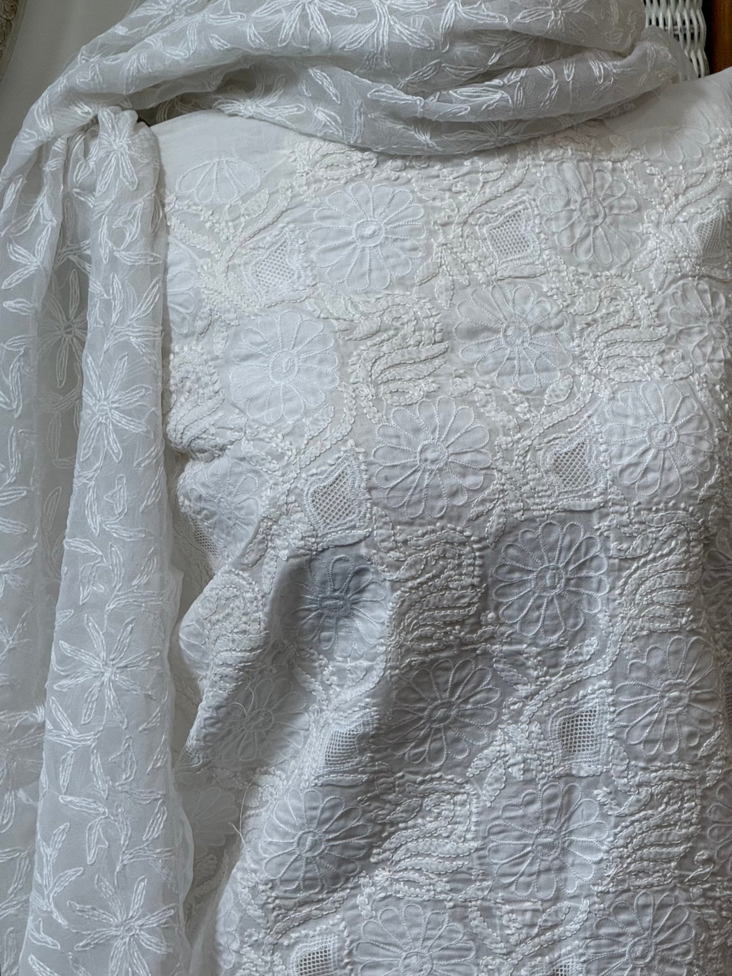 Soft cotton lawn  kurta with chiffon duppata hand work