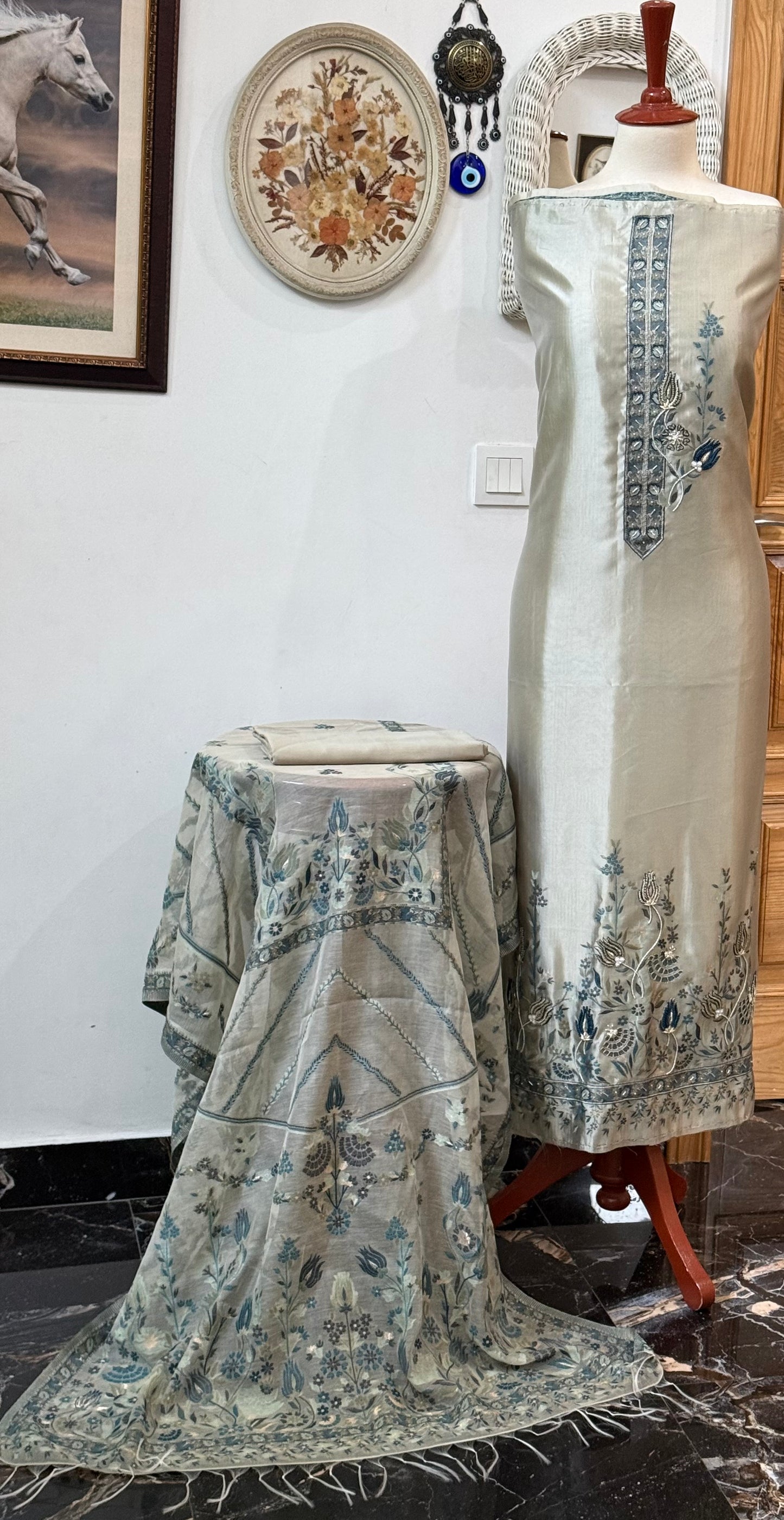 REGAL LOOM