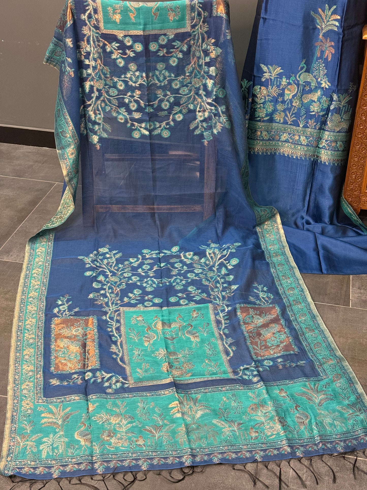 REGAL LOOM