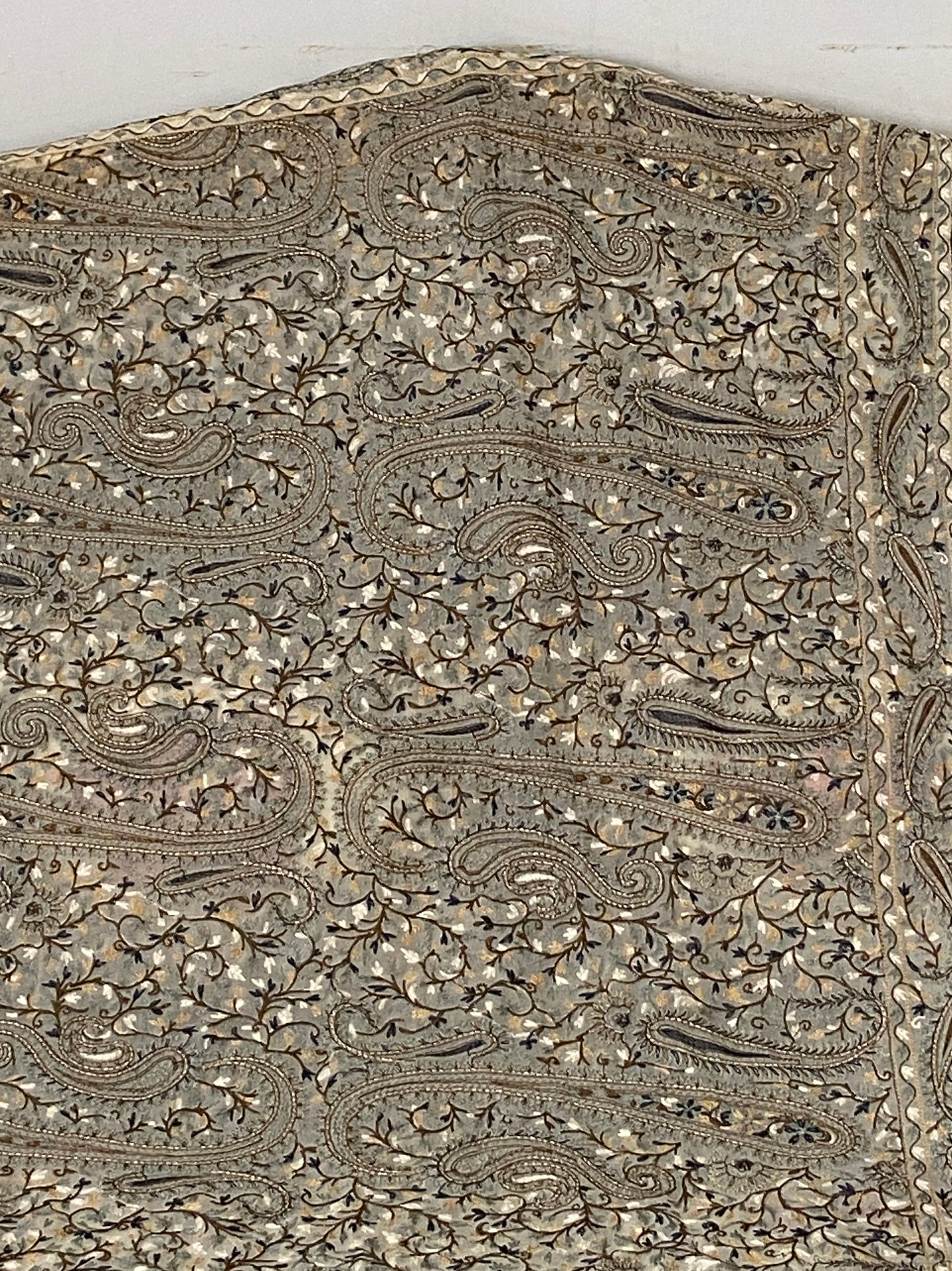 Kashmiri duppata Mechine embroidered
