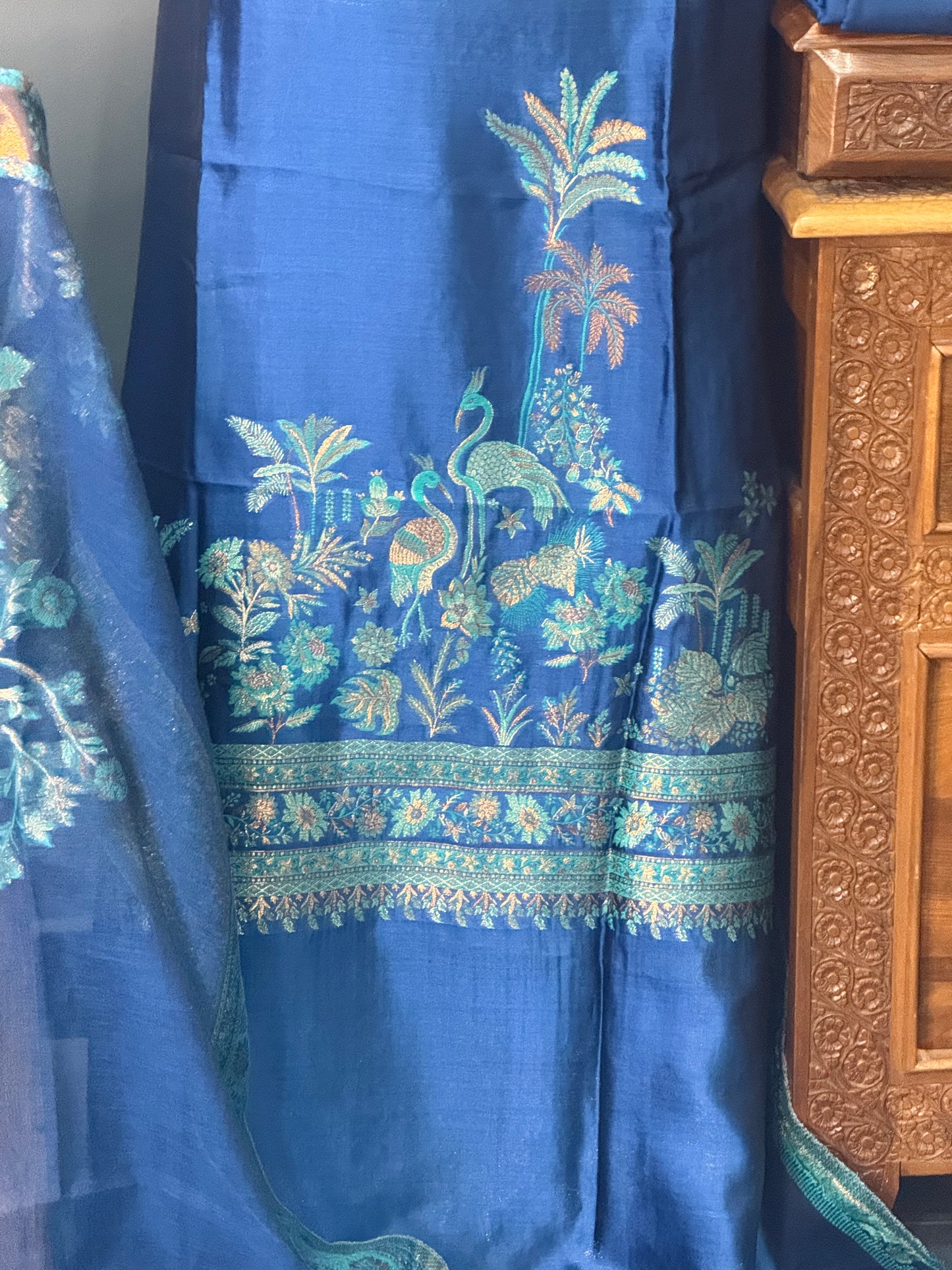 REGAL LOOM