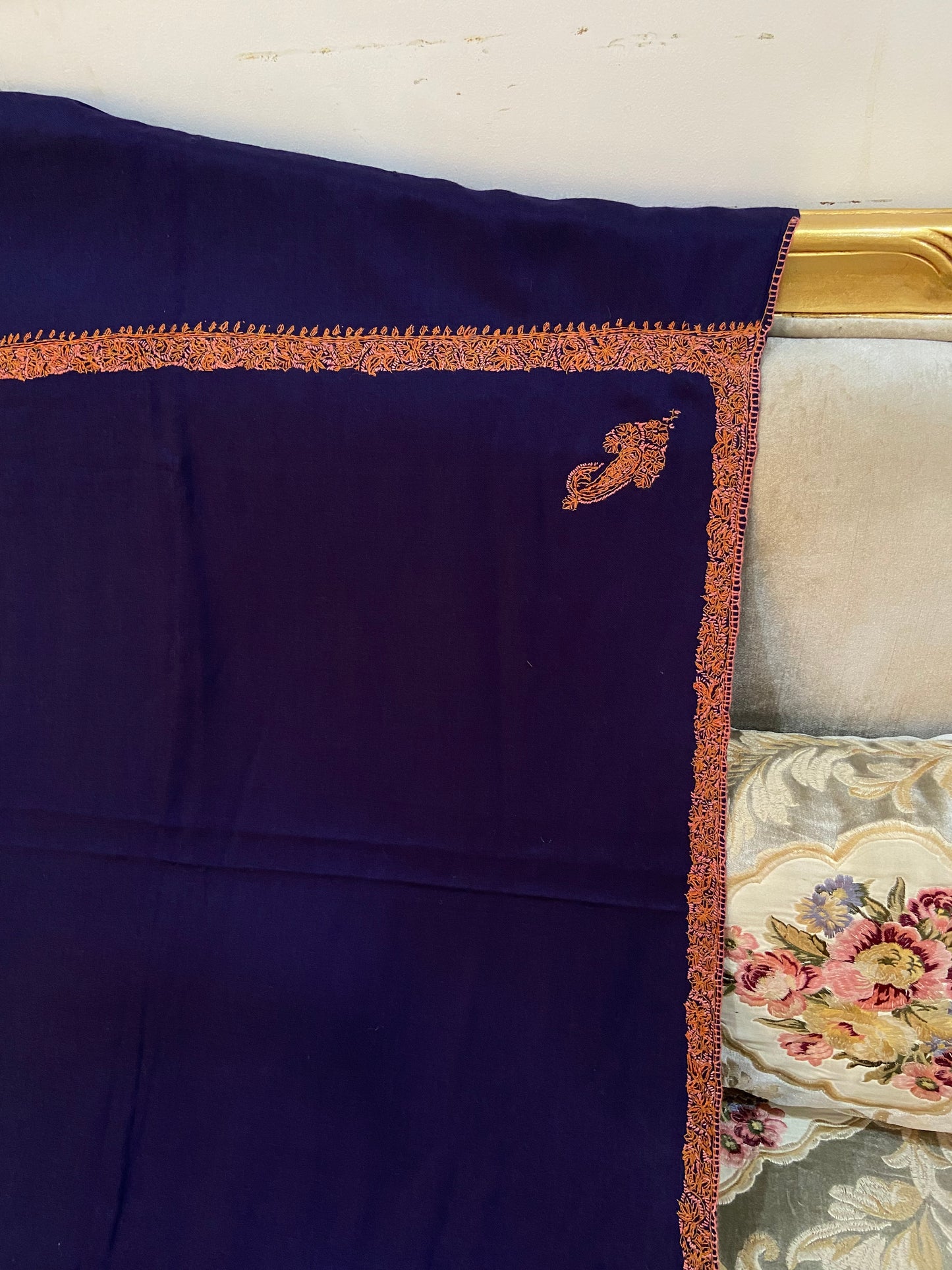 Toosh pashmina sui 4 side embroidered boarder