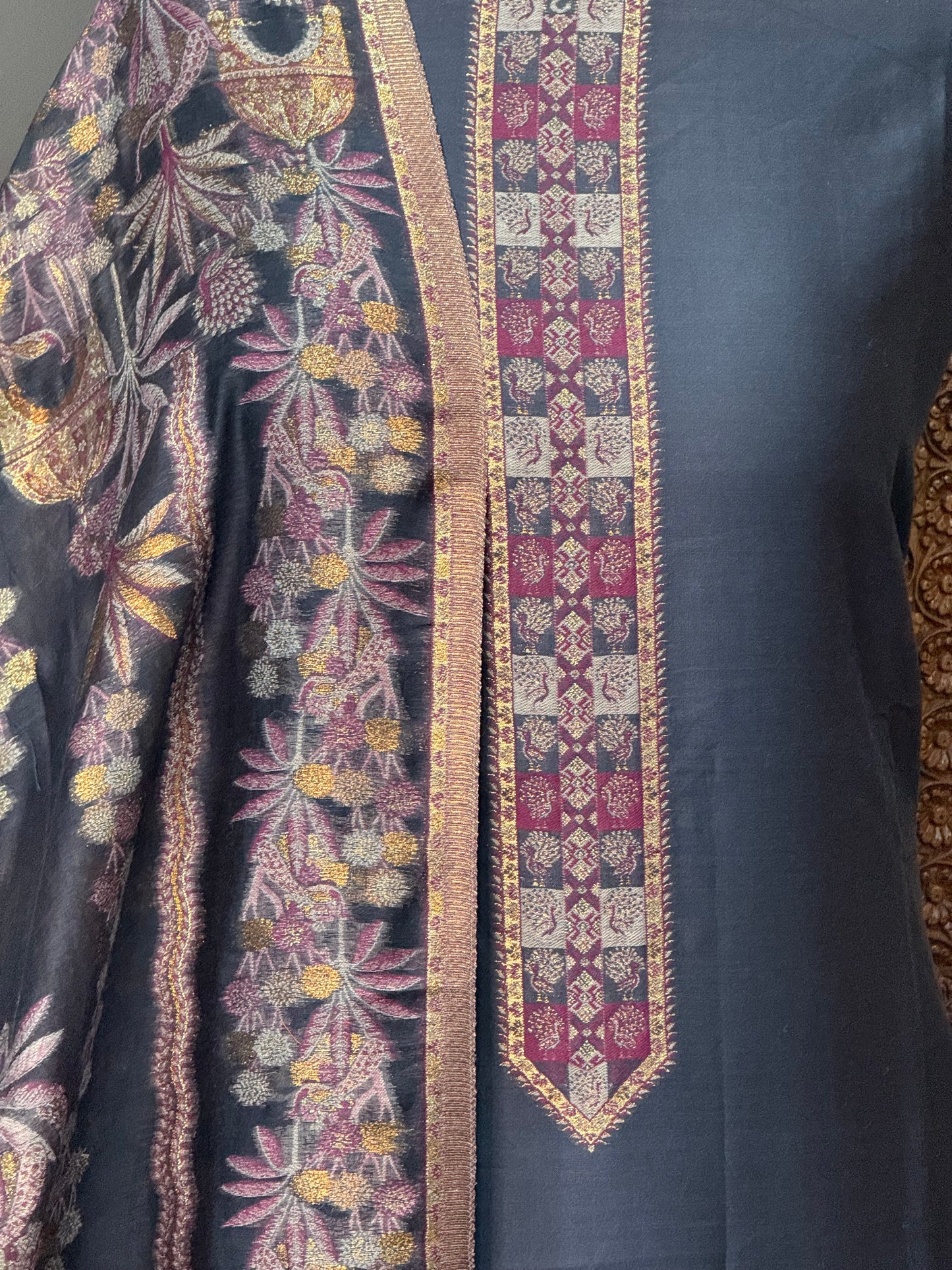 REGAL LOOM