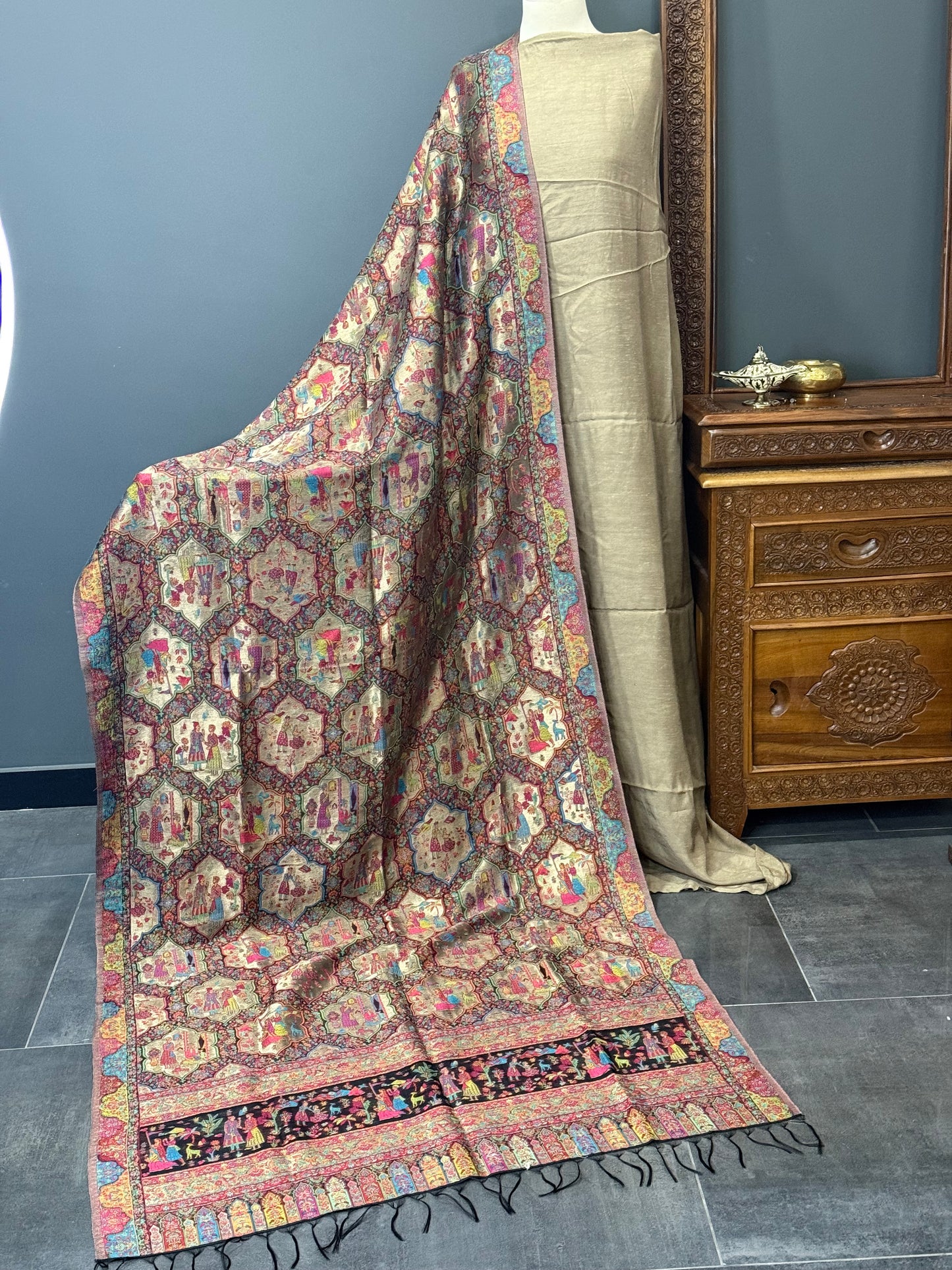 REGAL LOOM SHAHI RESHAM