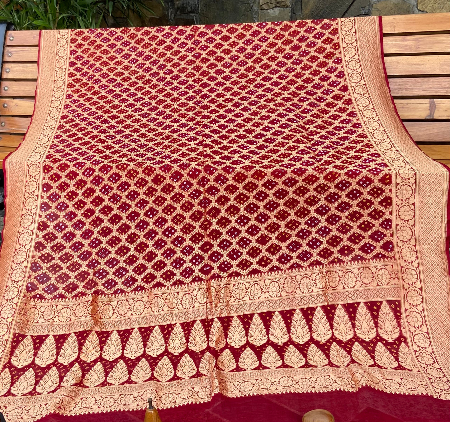 Pure Georgette neem Zari with mena kari