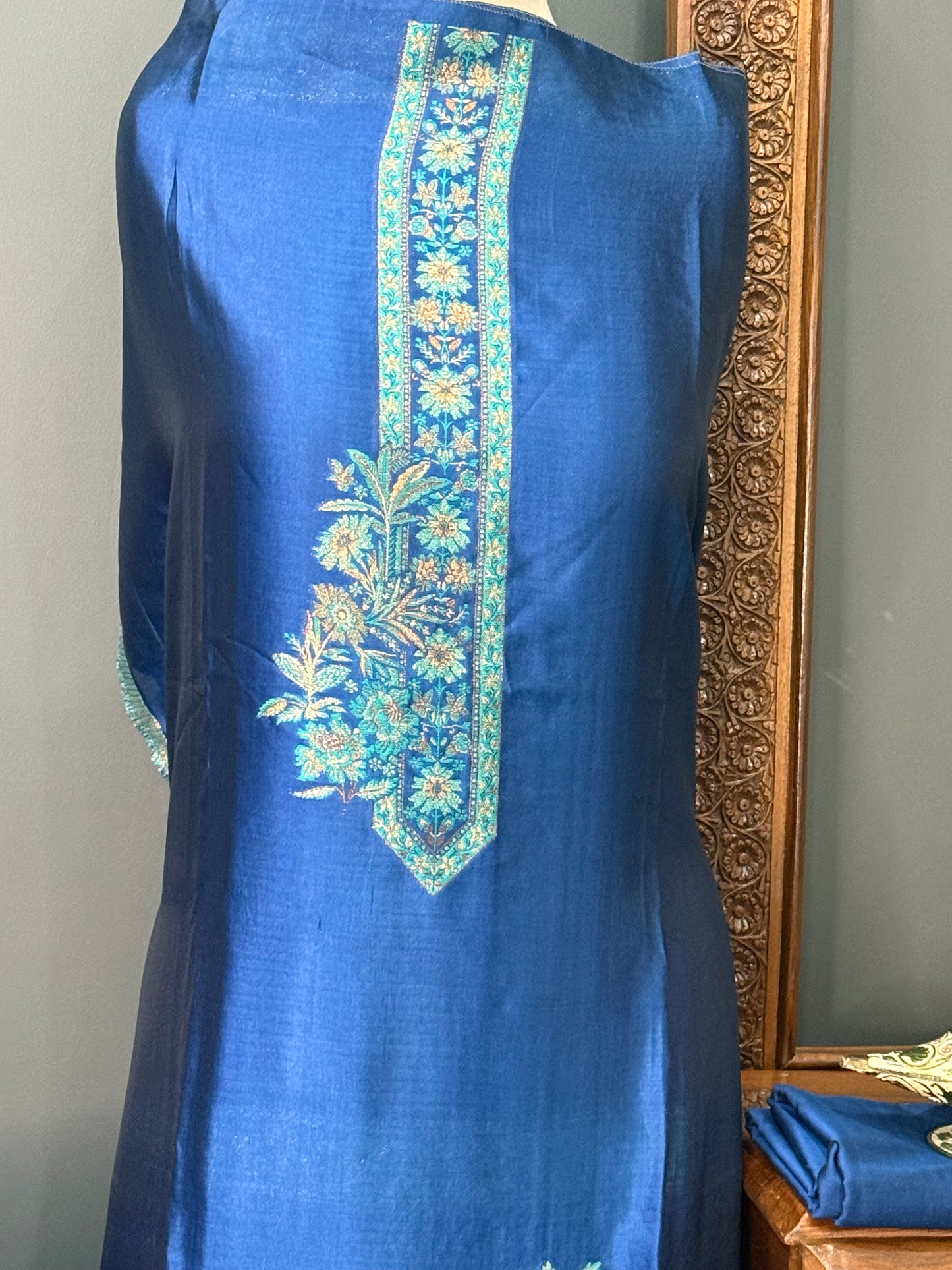 REGAL LOOM
