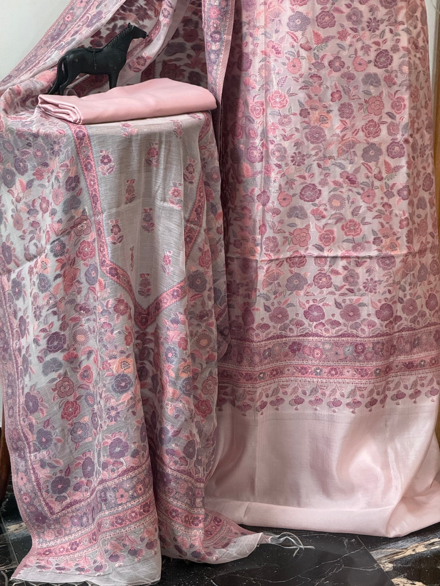 REGAL LOOM