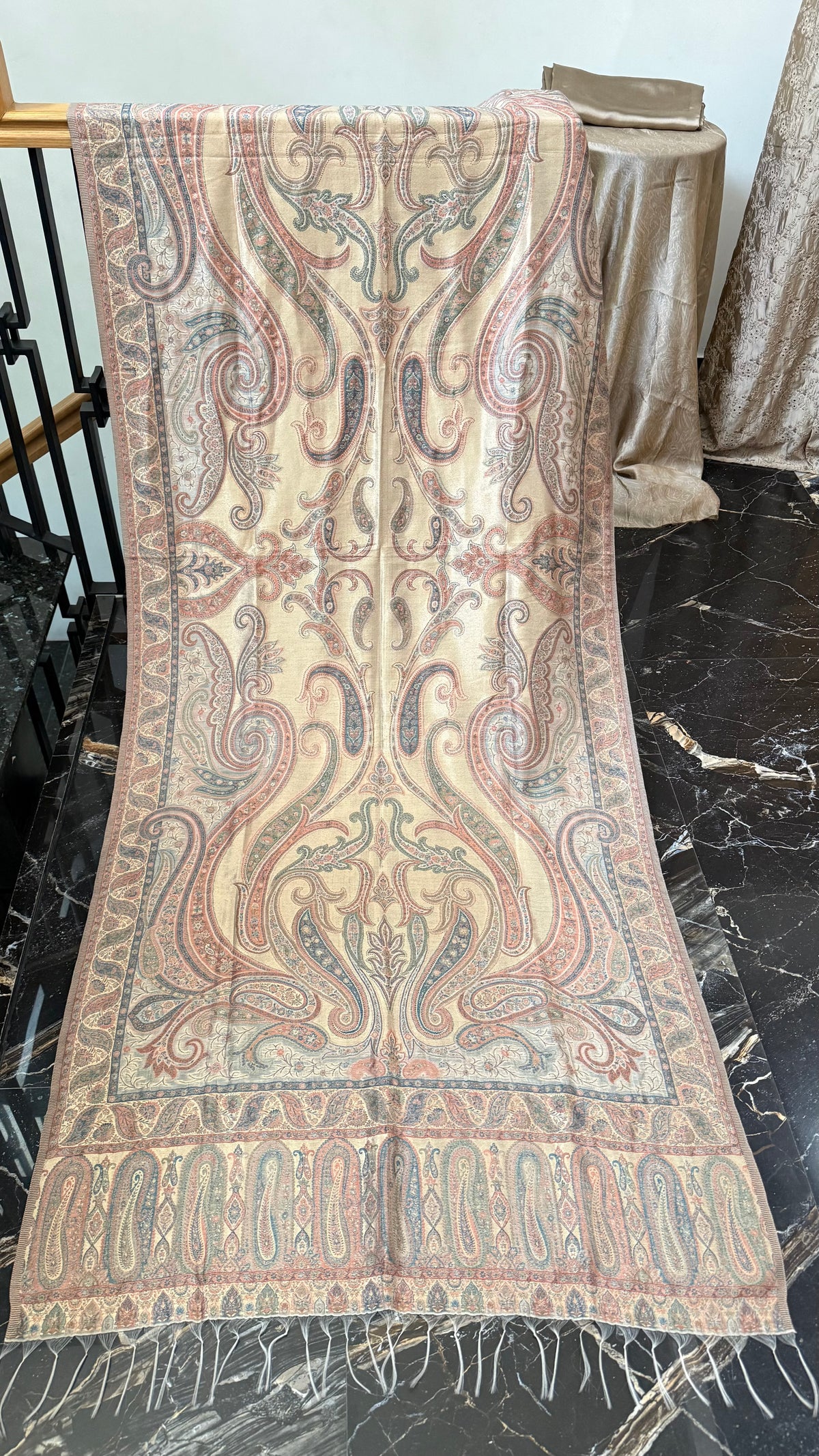 REGAL LOOM