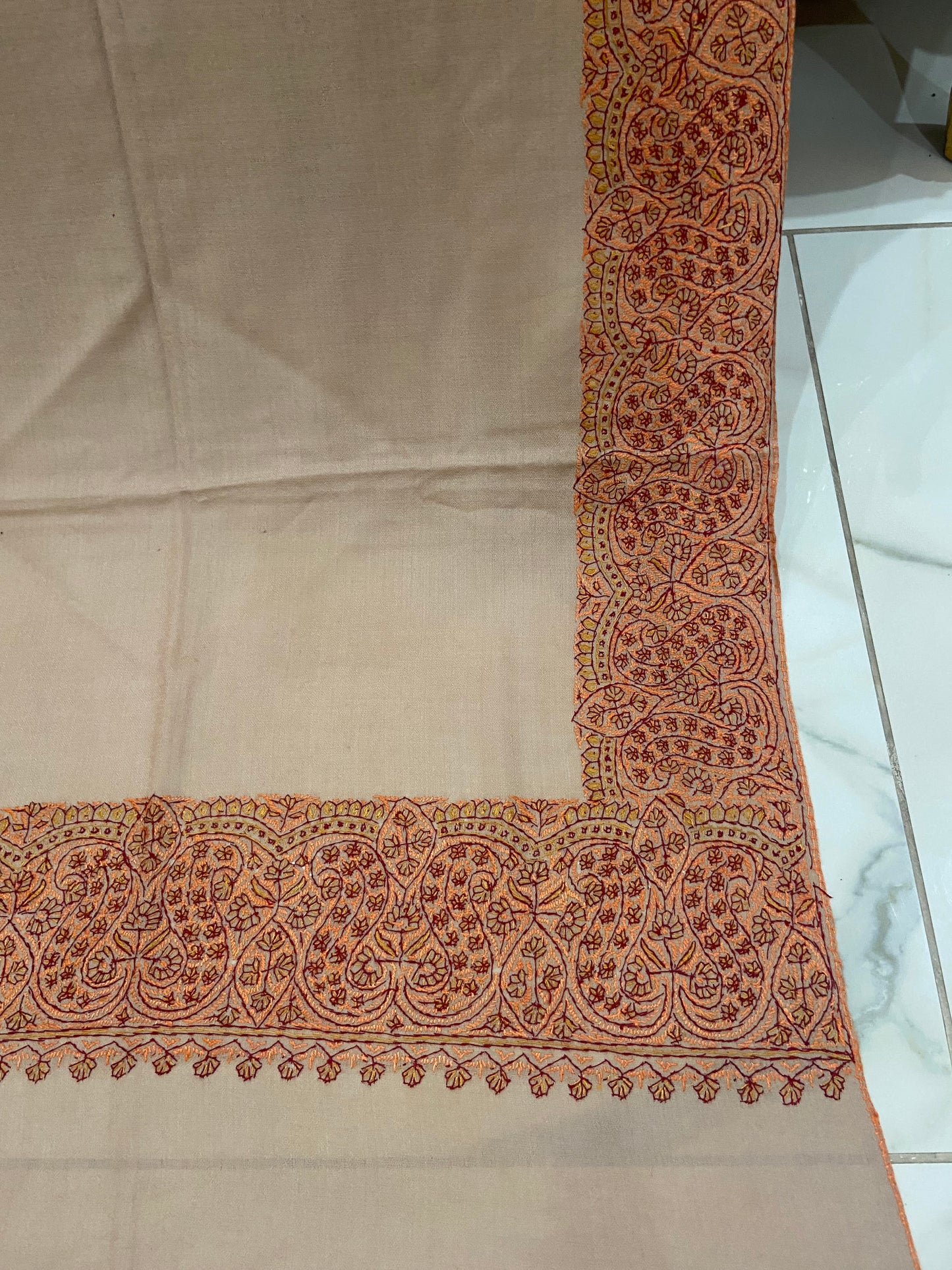 Toosh pashmina sui 4 side embroidered boarder