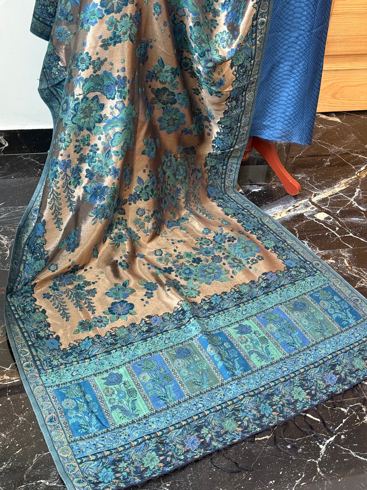 REGAL LOOM